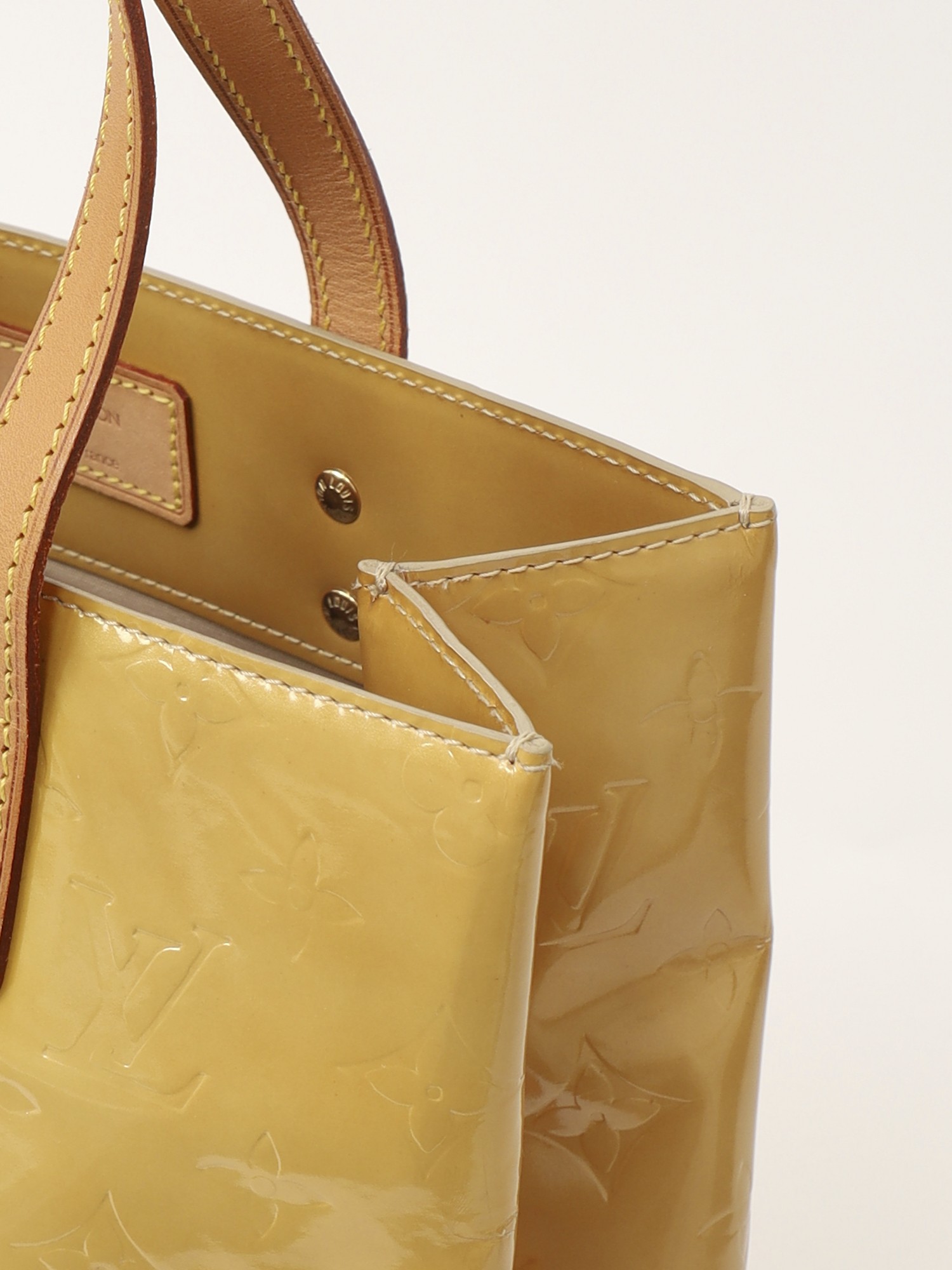 Louis Vuitton Reade 5