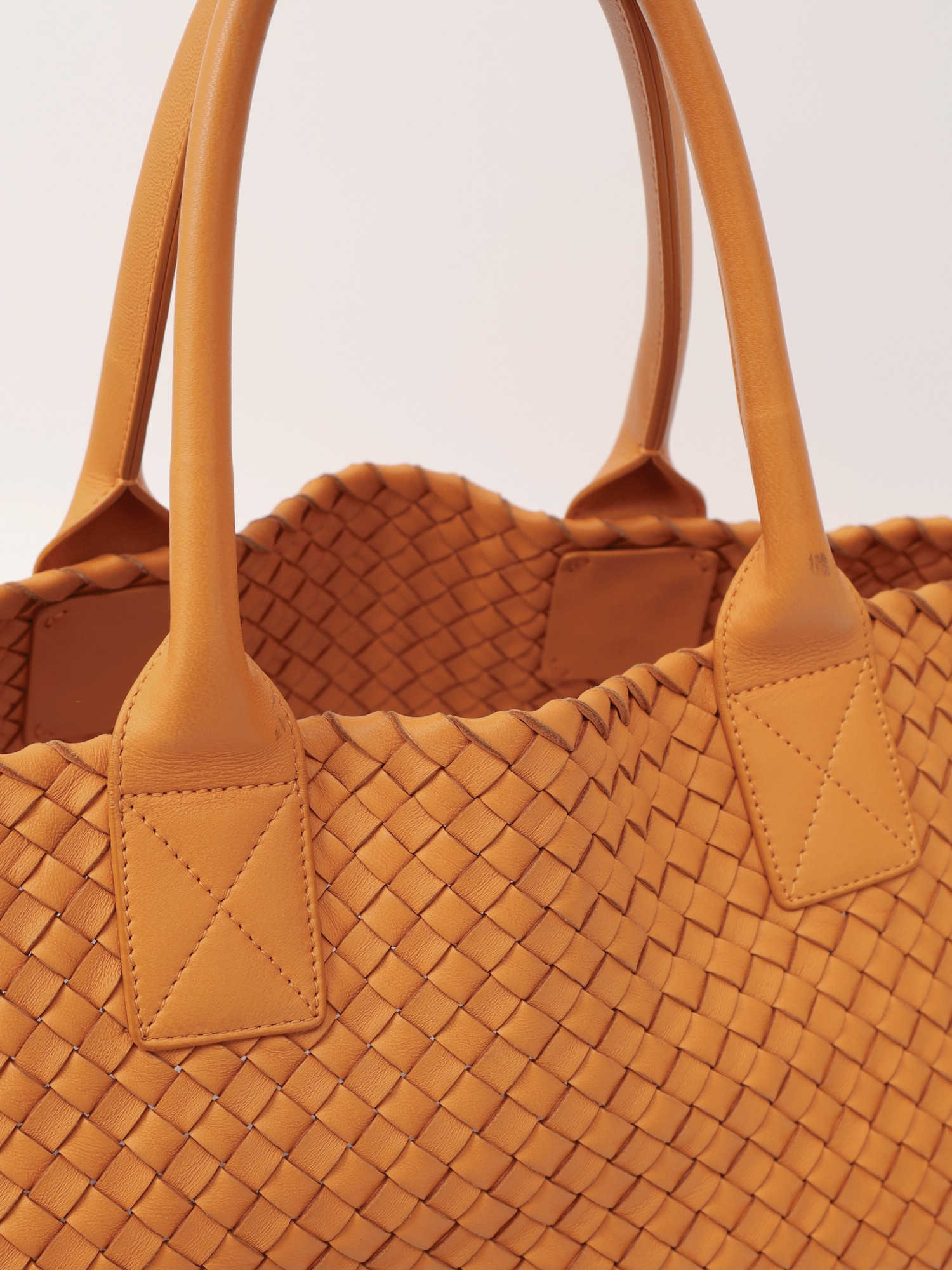 Bottega Veneta Cabat 4