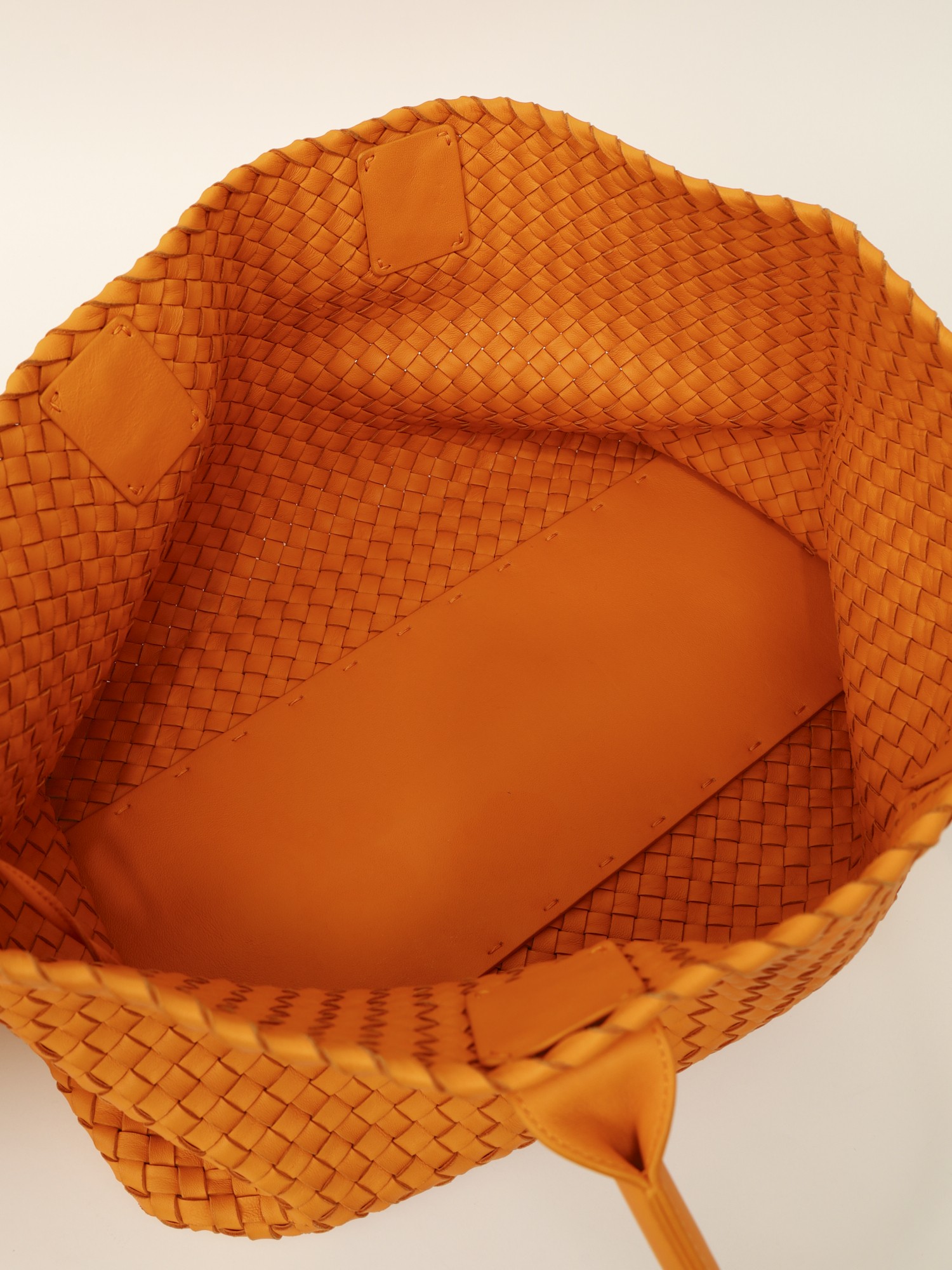 Bottega Veneta Cabat 15