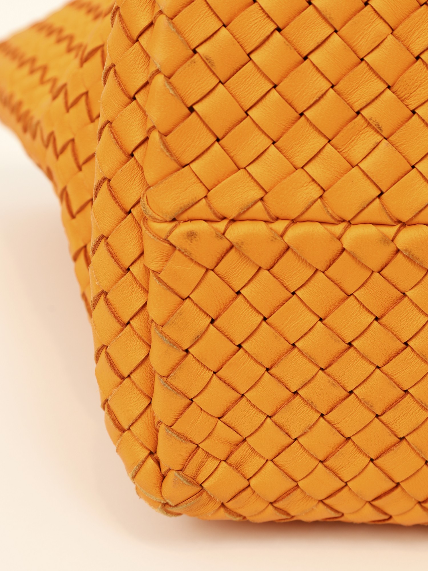 Bottega Veneta Cabat 11