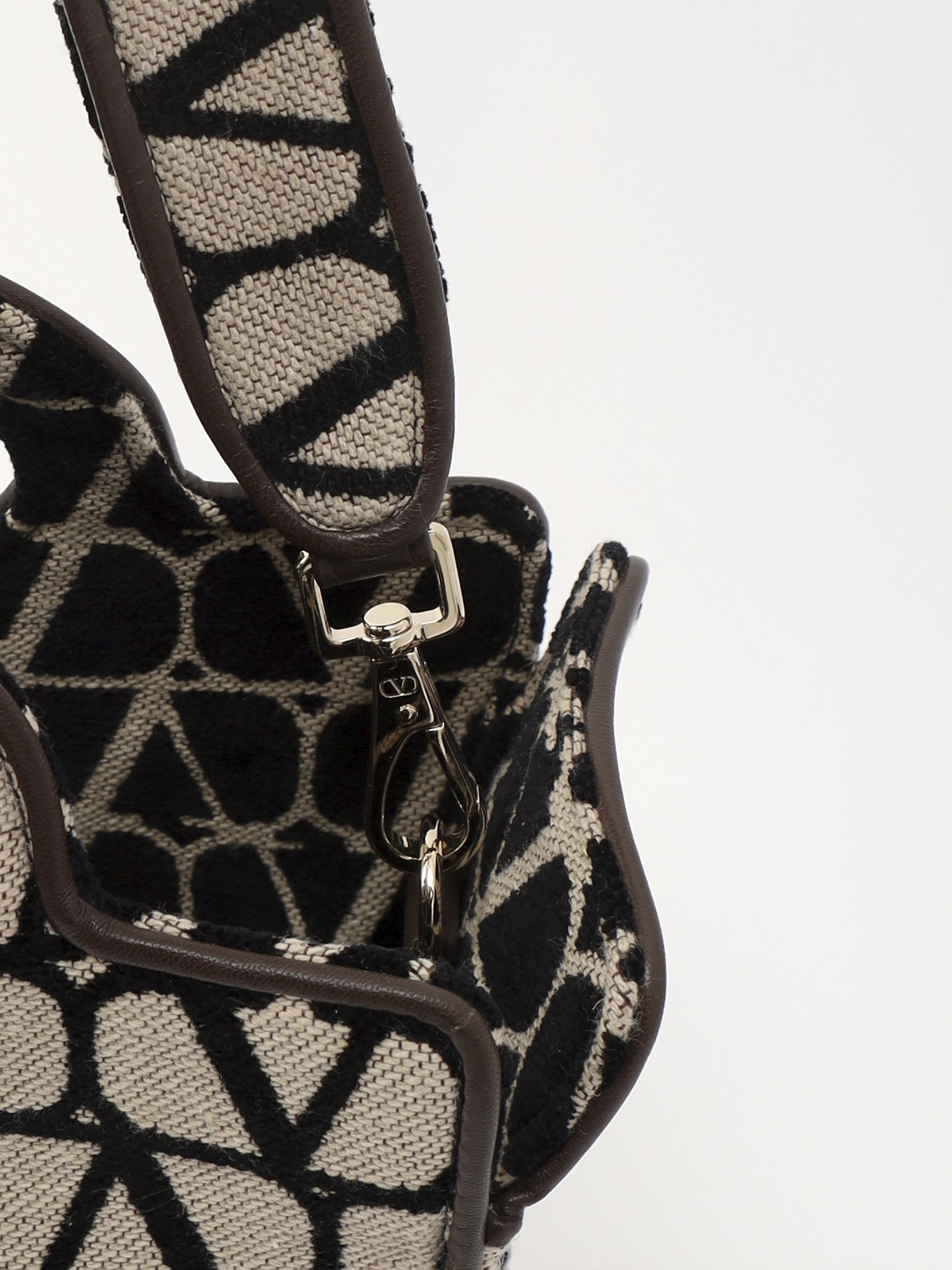 Valentino Le Troisieme 6