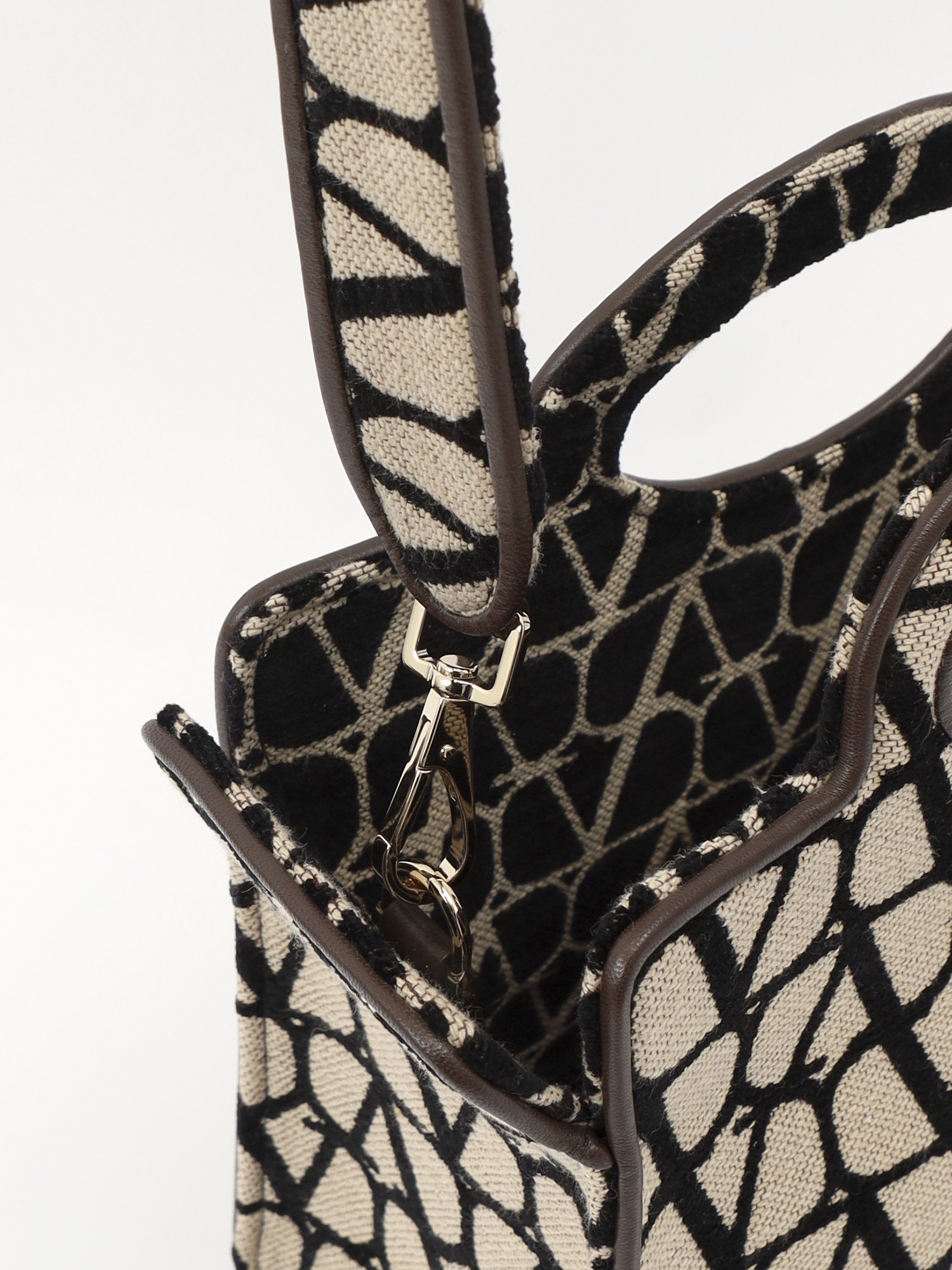 Valentino Le Troisieme 5