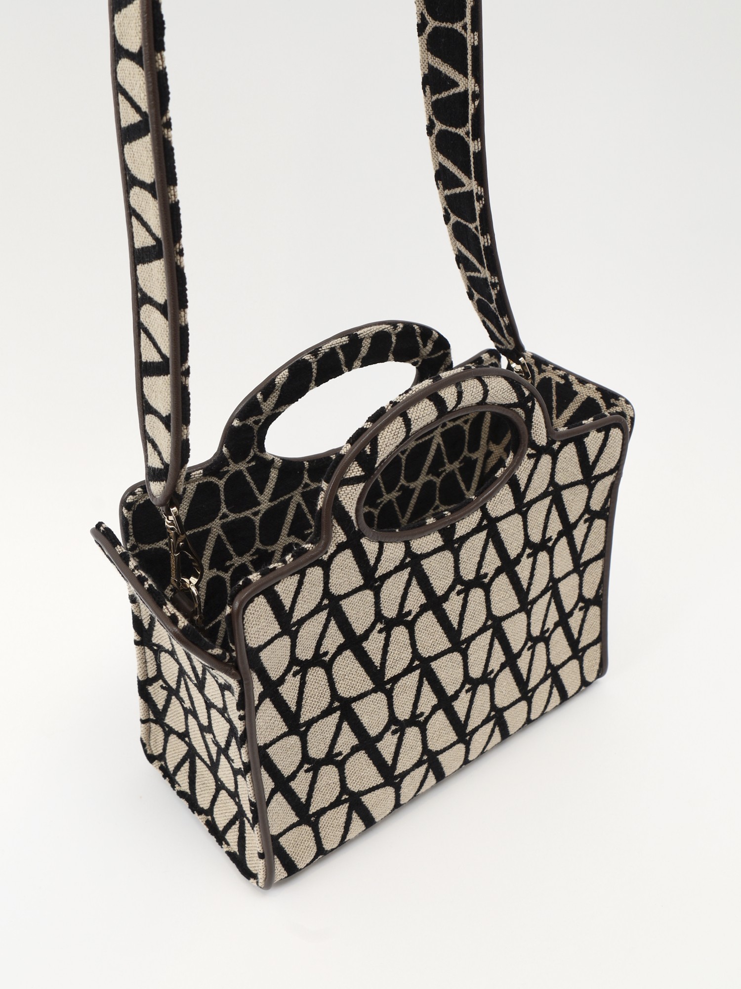 Valentino Le Troisieme 4