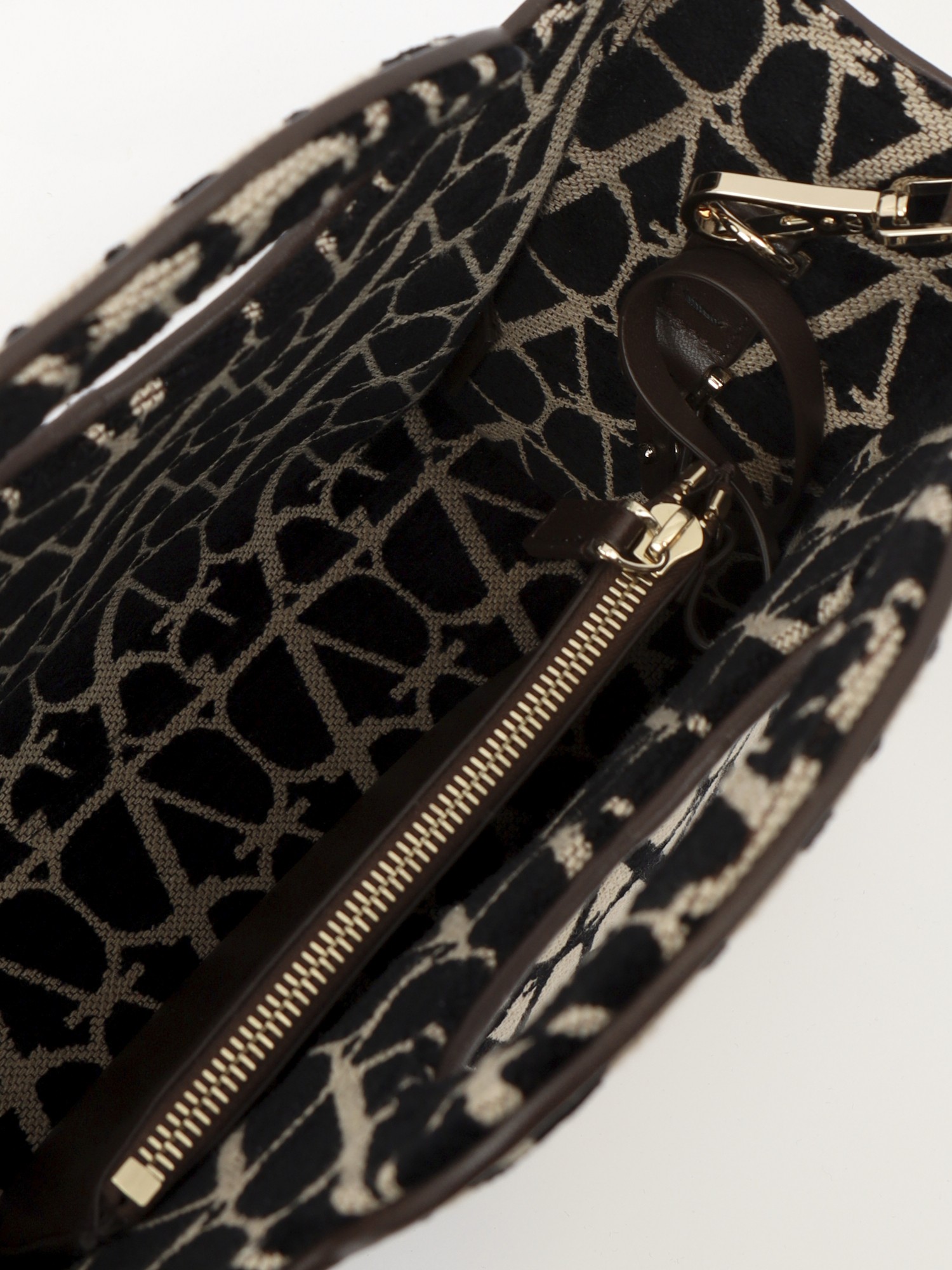 Valentino Le Troisieme 9