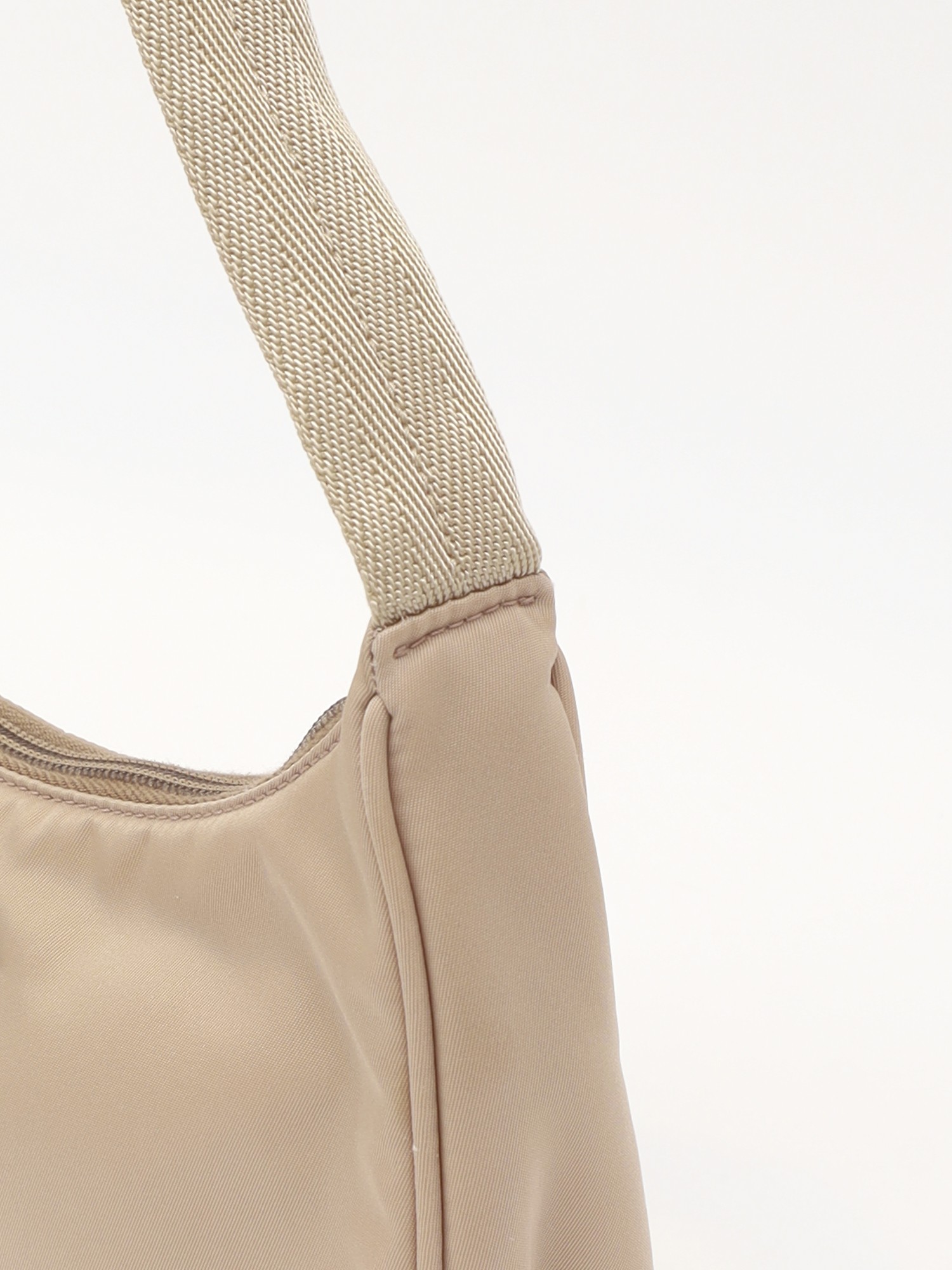 Prada Re-Edition 2000 7