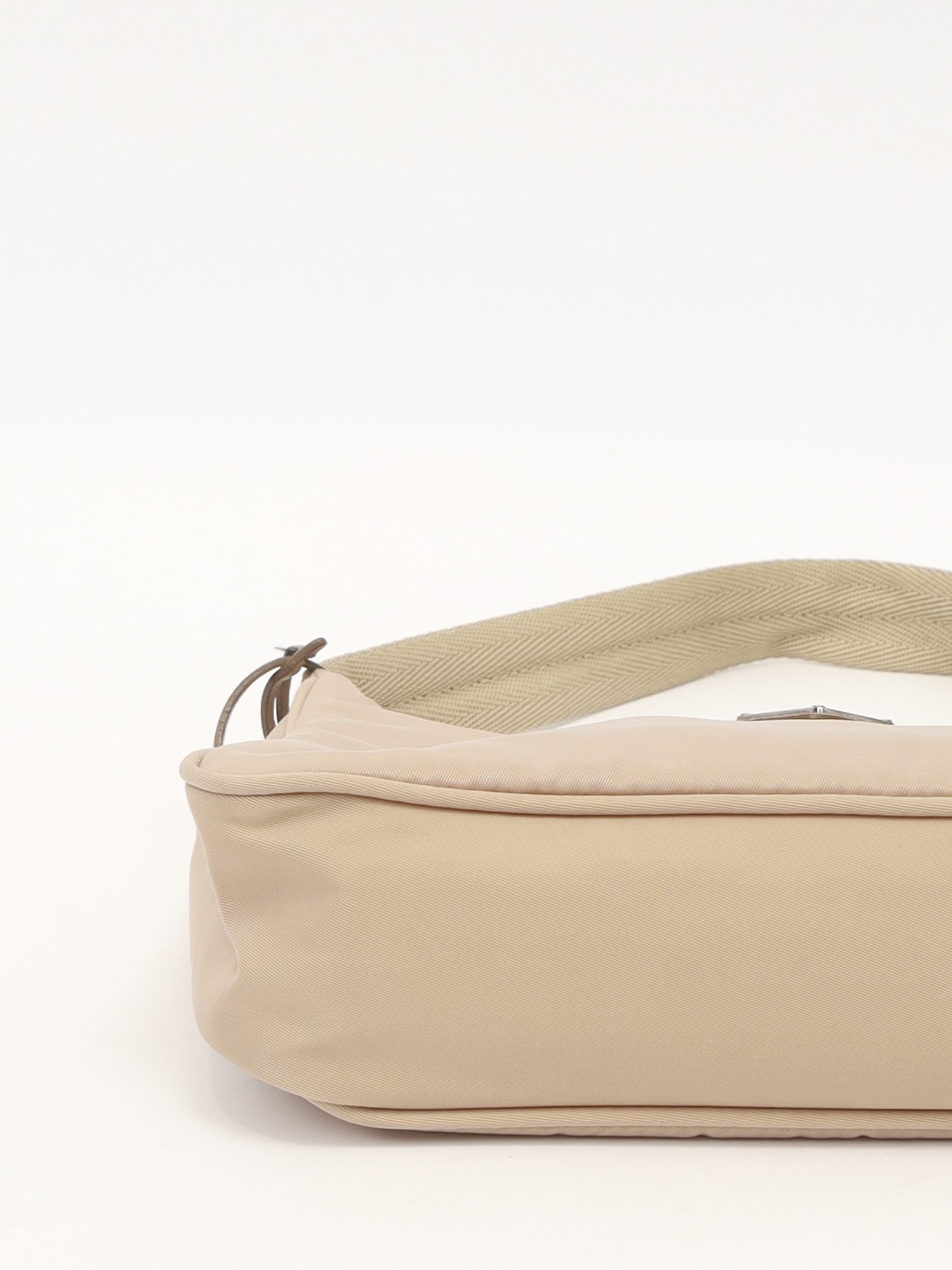 Prada Re-Edition 2000 8