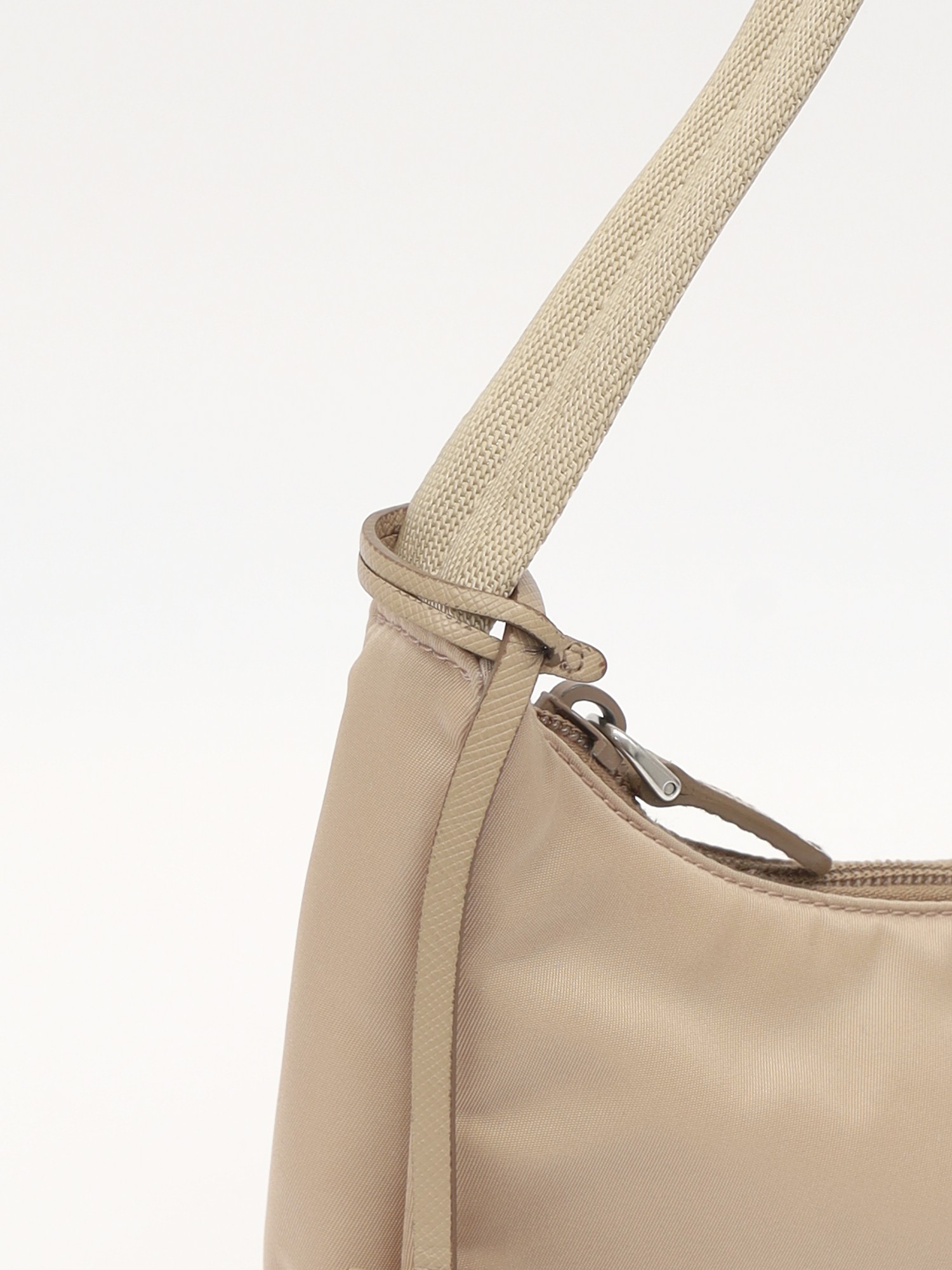 Prada Re-Edition 2000 6