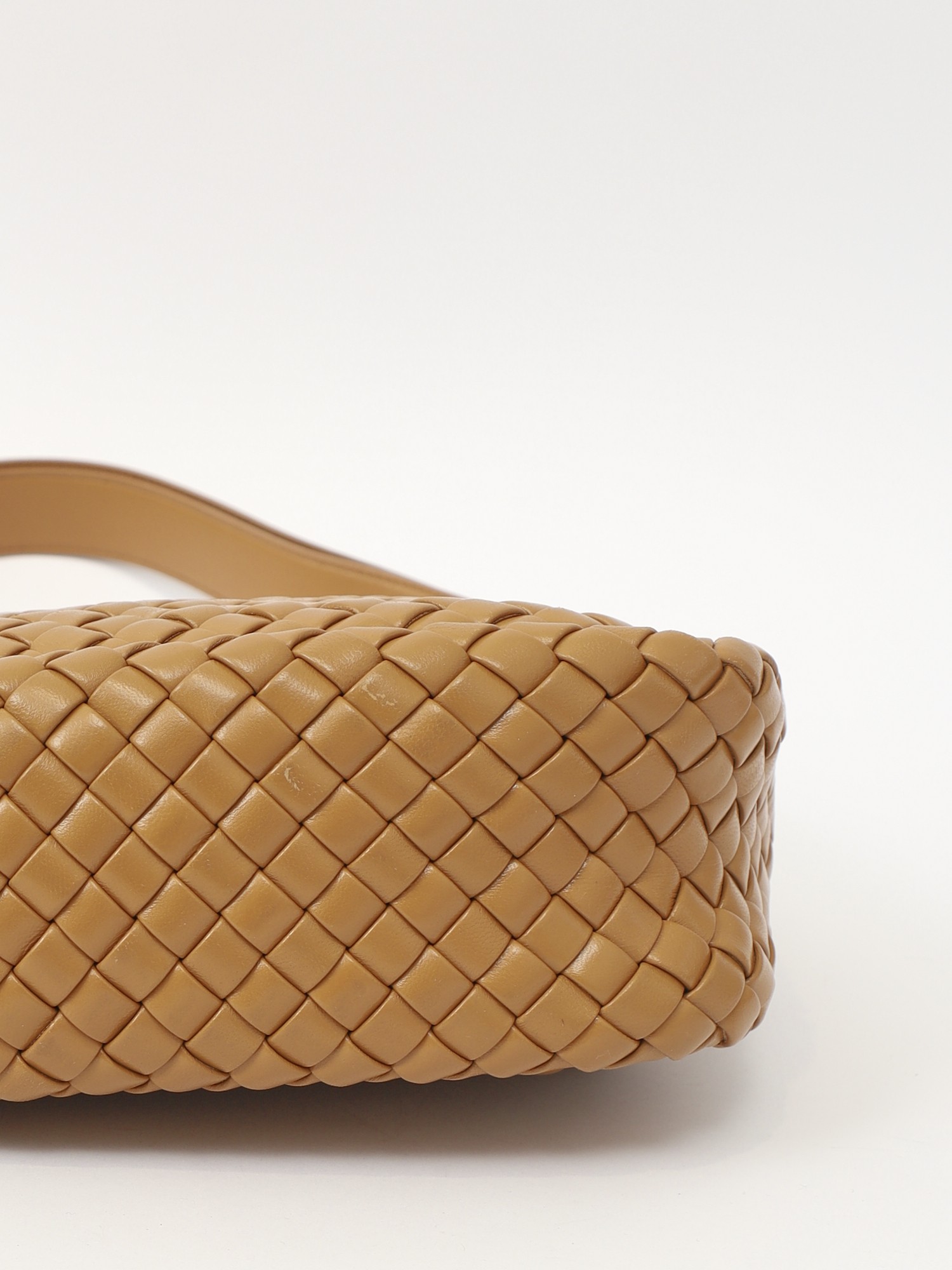 Bottega Veneta Cobble 8