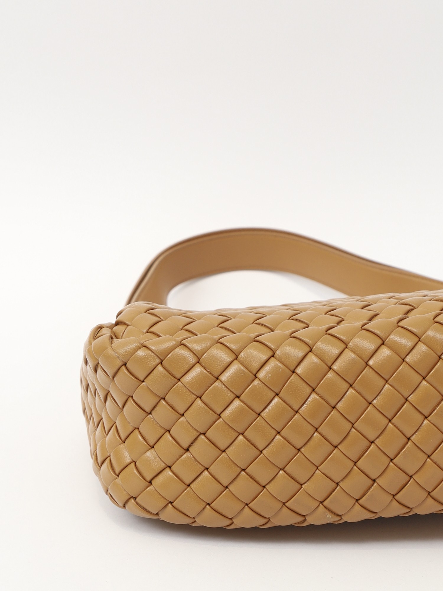 Bottega Veneta Cobble 7