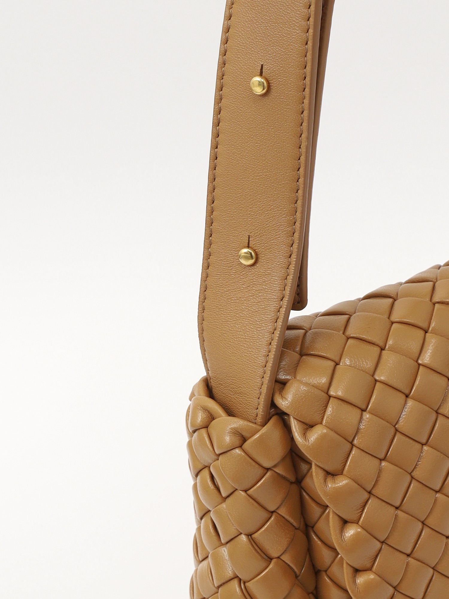 Bottega Veneta Cobble 4