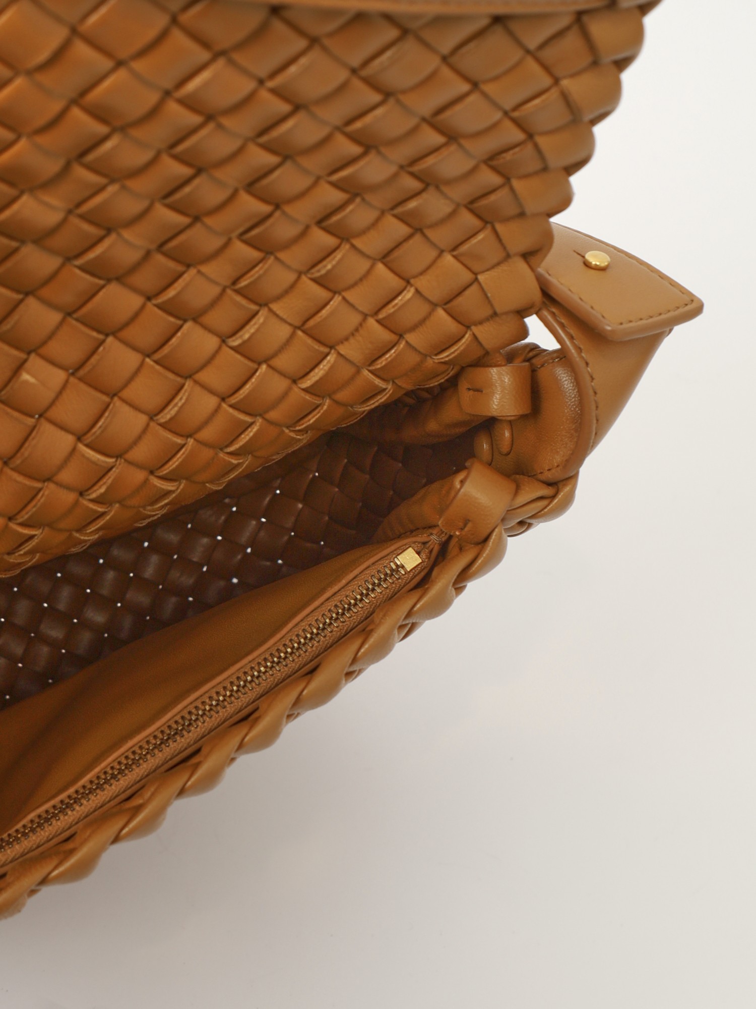 Bottega Veneta Cobble 10