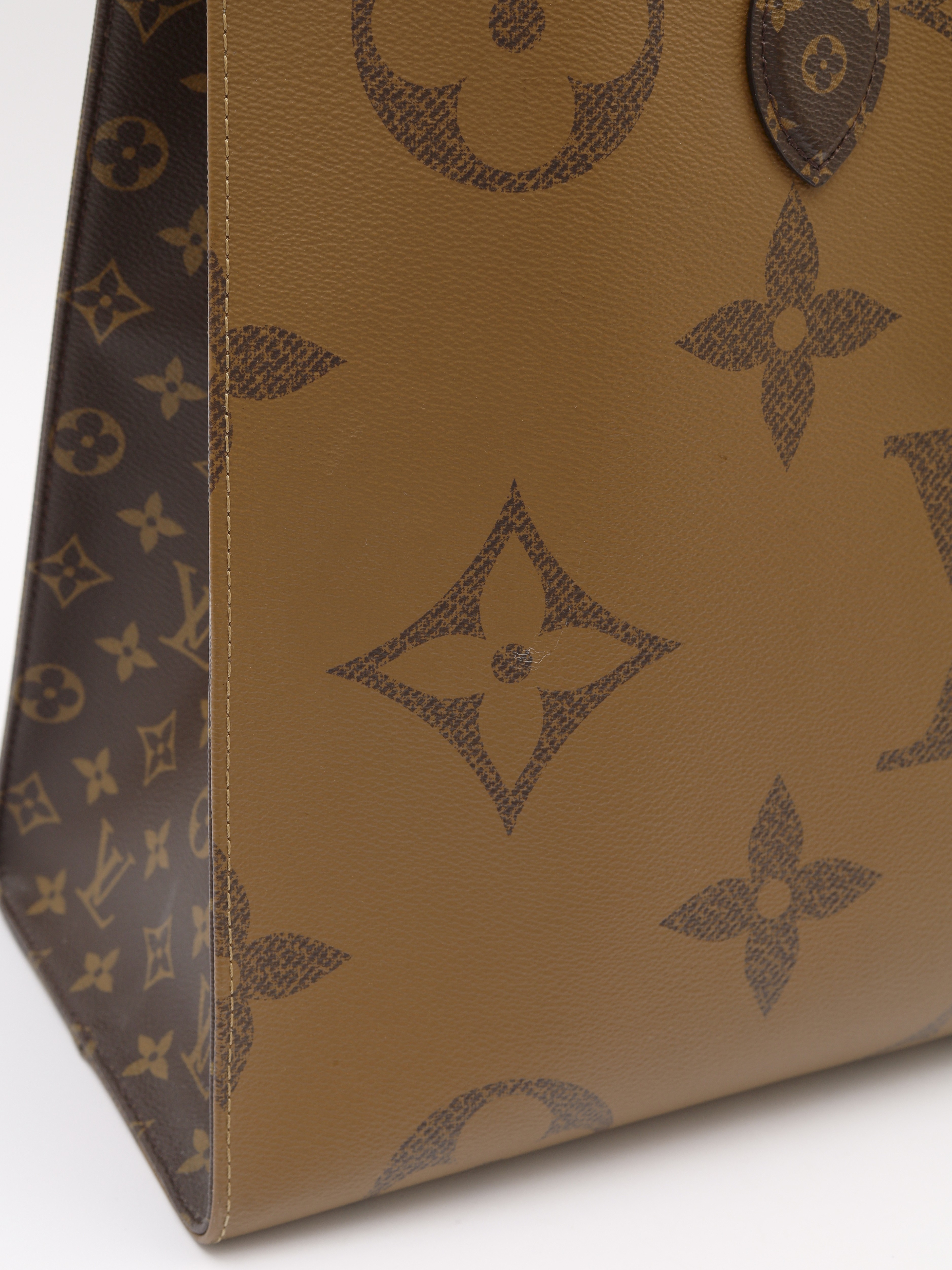 Louis Vuitton OnTheGo 9
