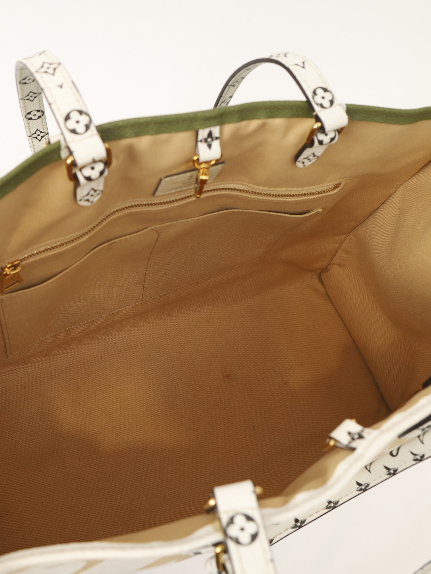 Louis Vuitton OnTheGo 9