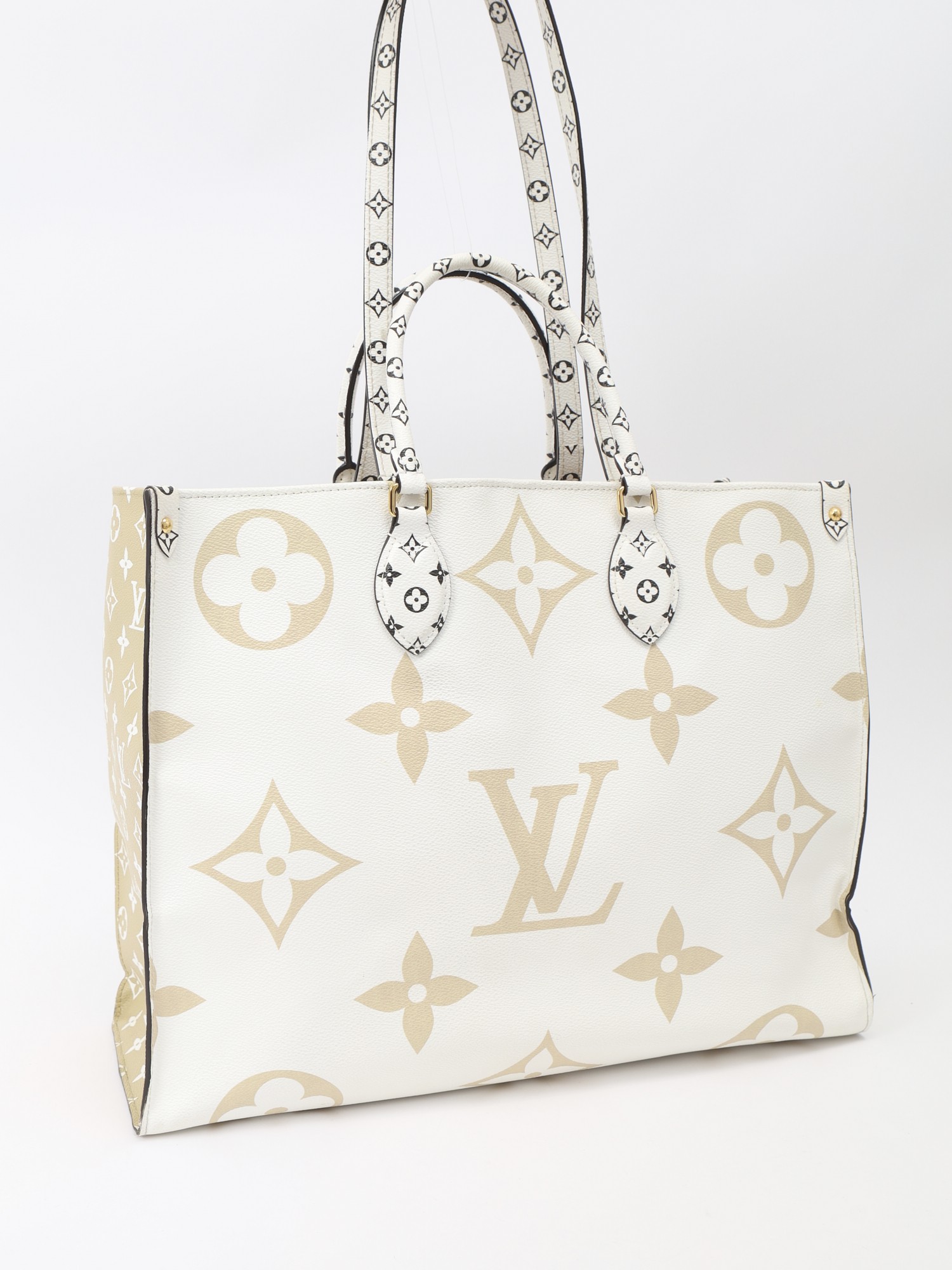 Louis Vuitton OnTheGo 4