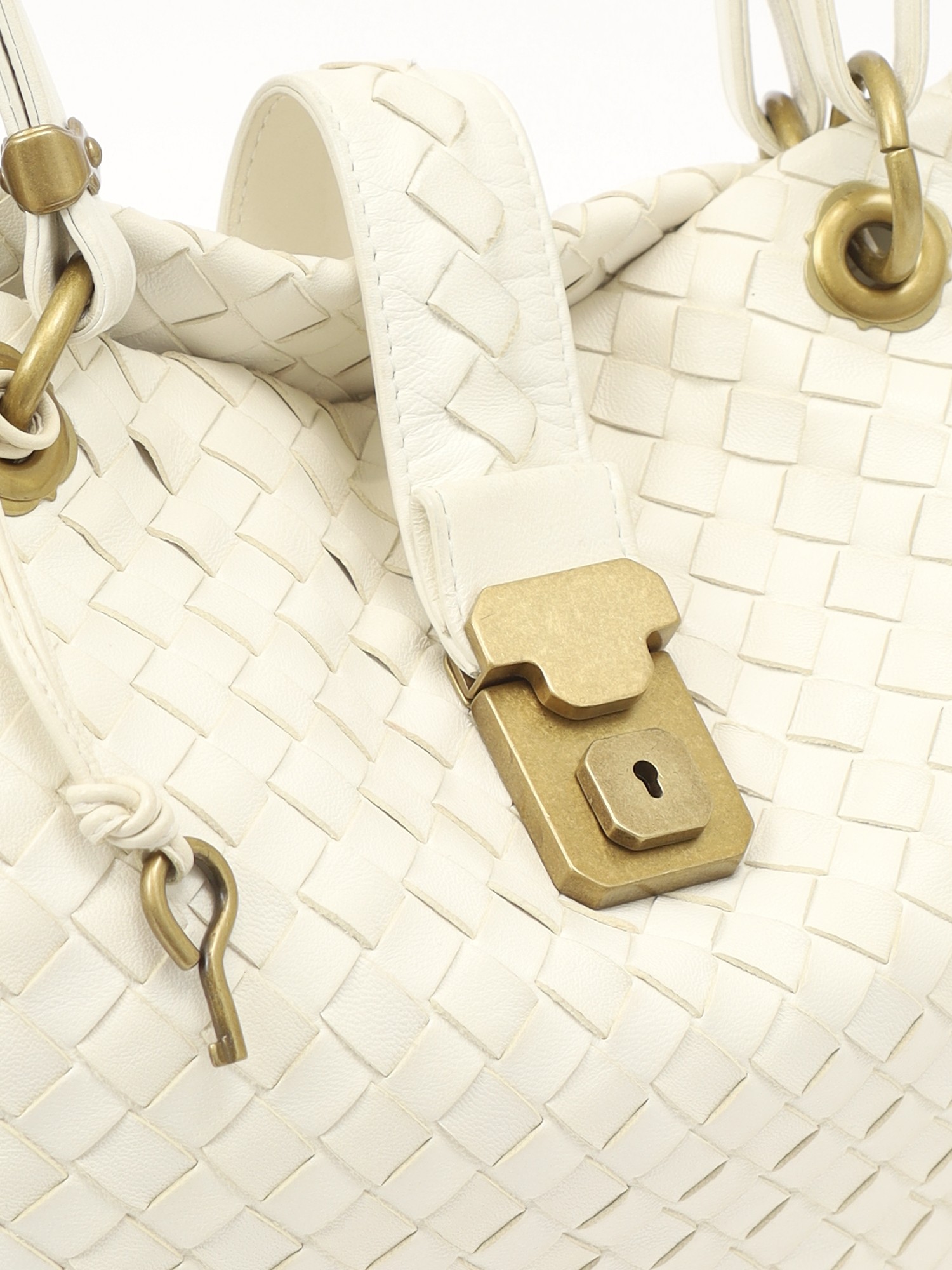 Bottega Veneta Capri 4