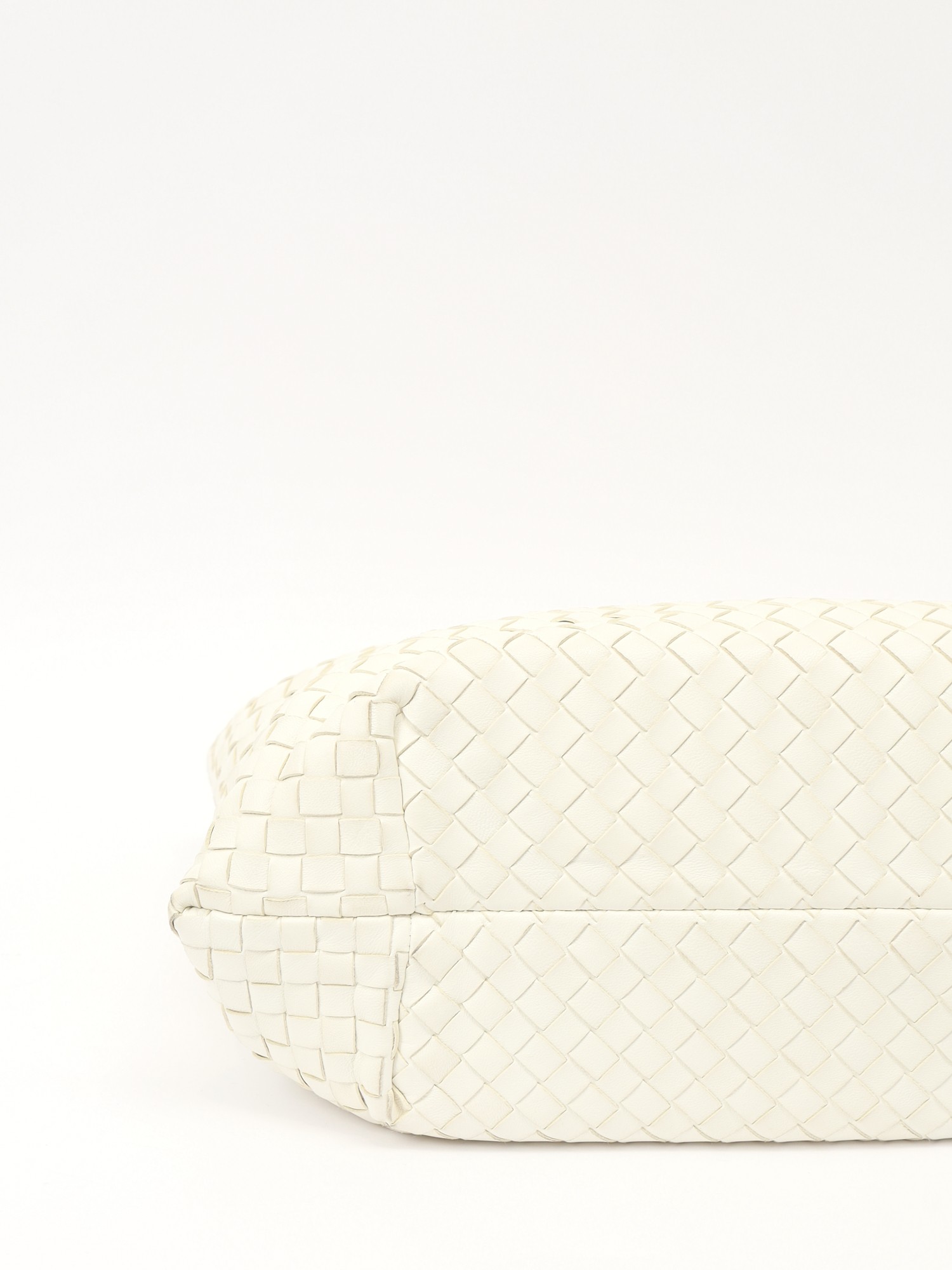 Bottega Veneta Capri 7