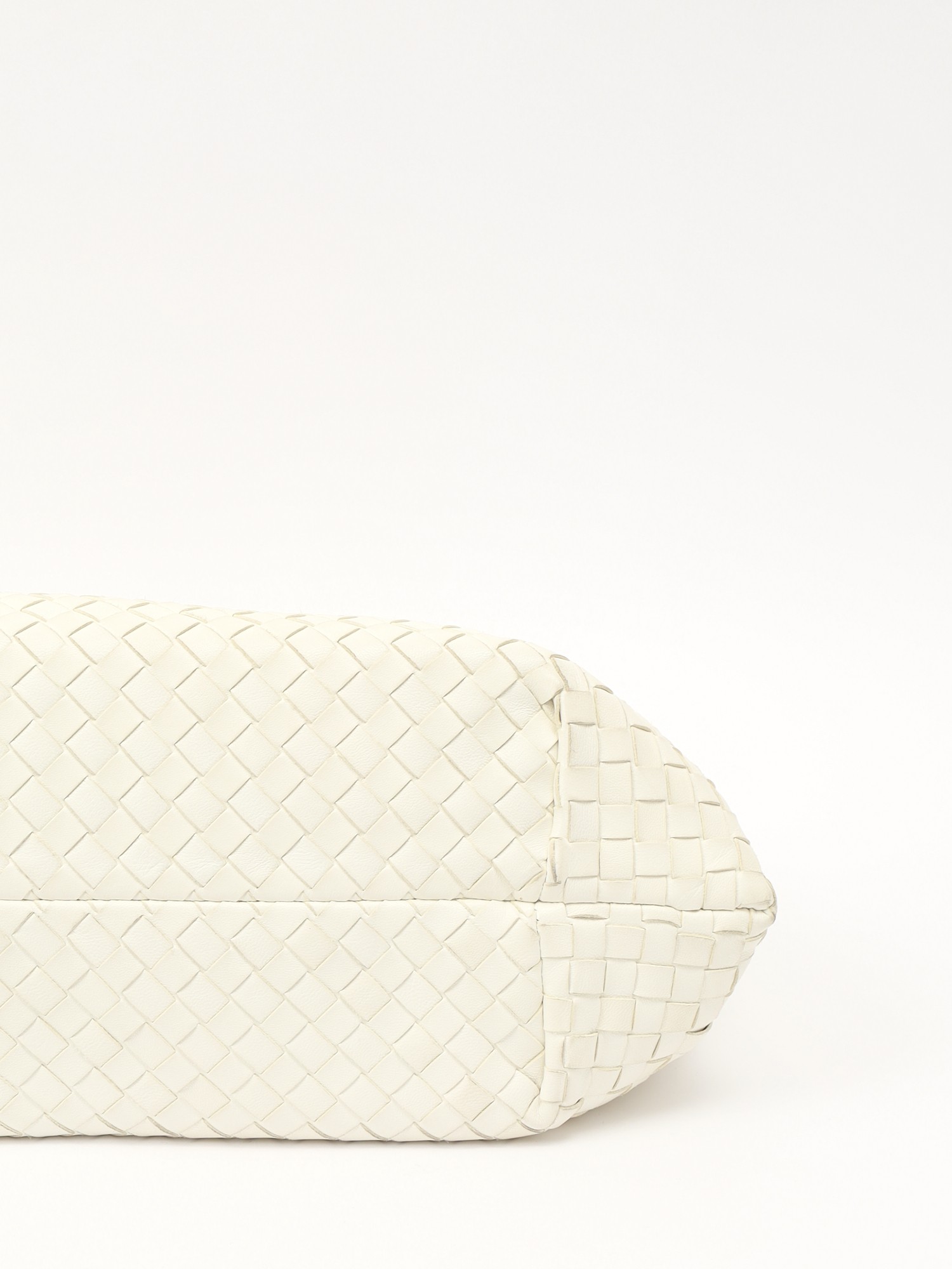 Bottega Veneta Capri 8