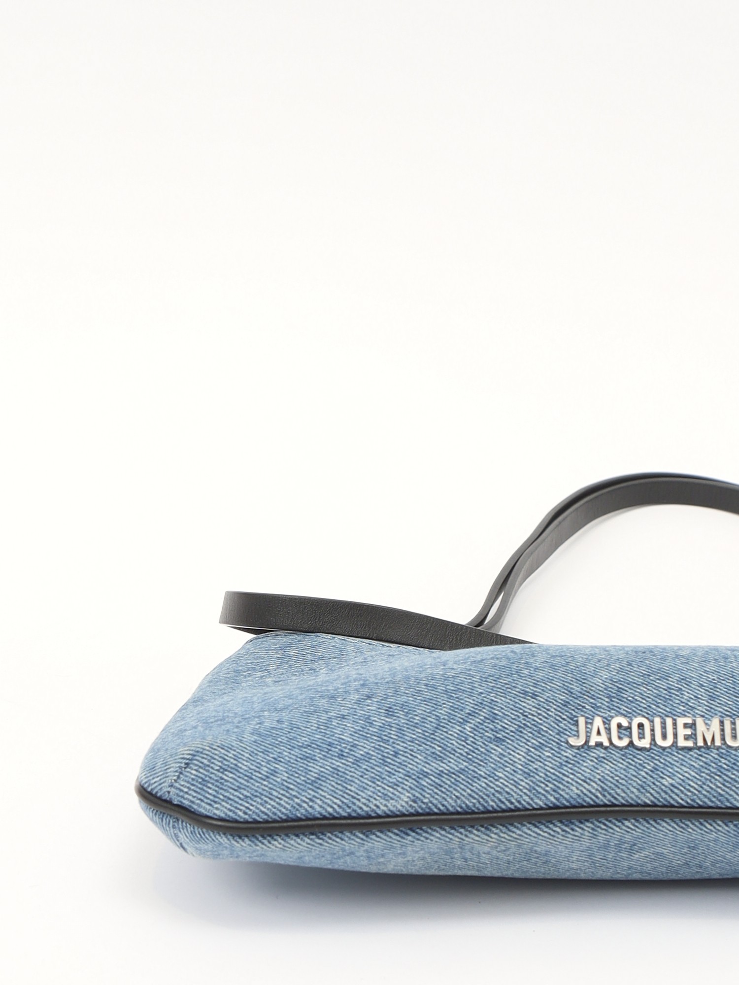 Jacquemus Le Bisou 7