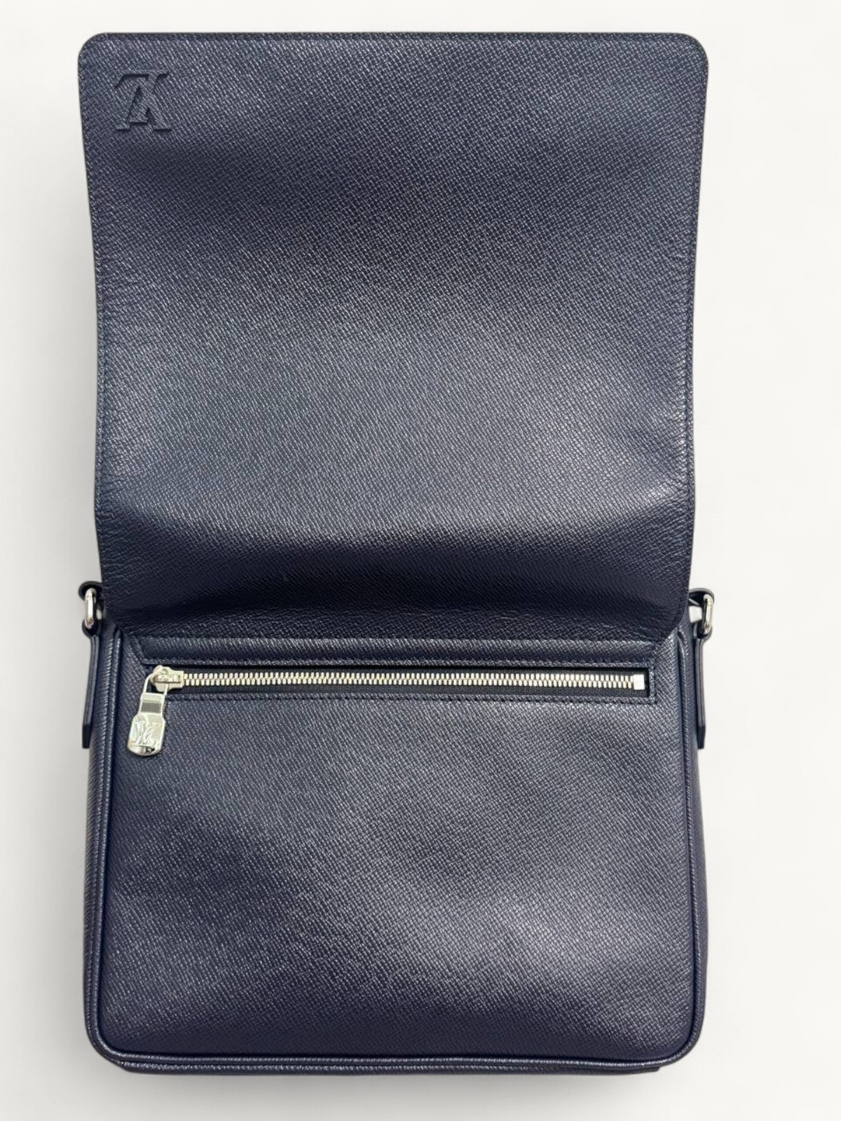 Louis Vuitton District 4