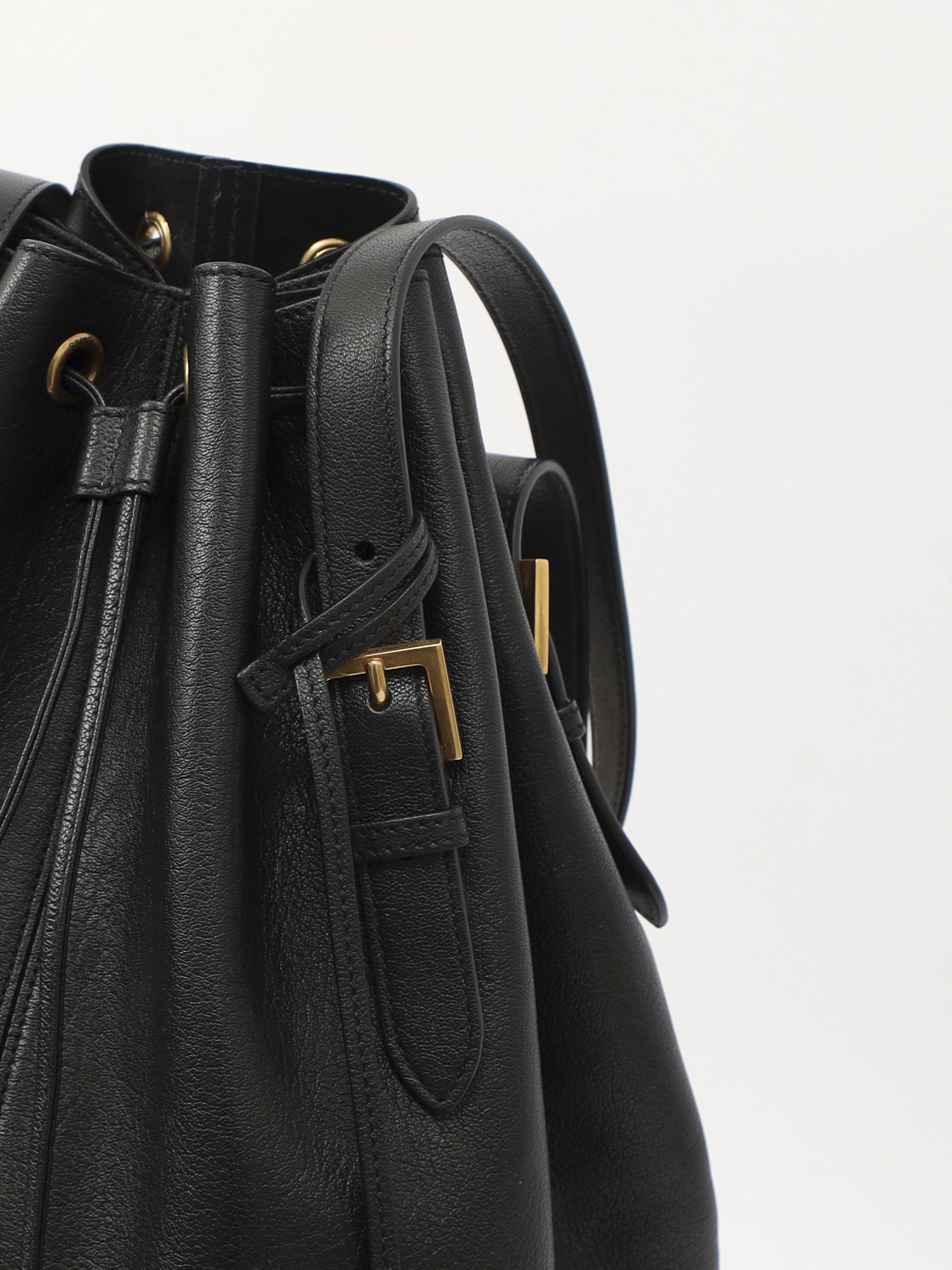 Saint Laurent Riva 5