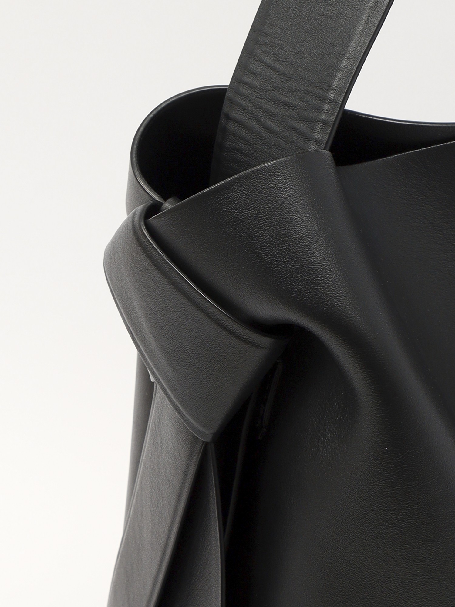 Acne Studios Musubi 5