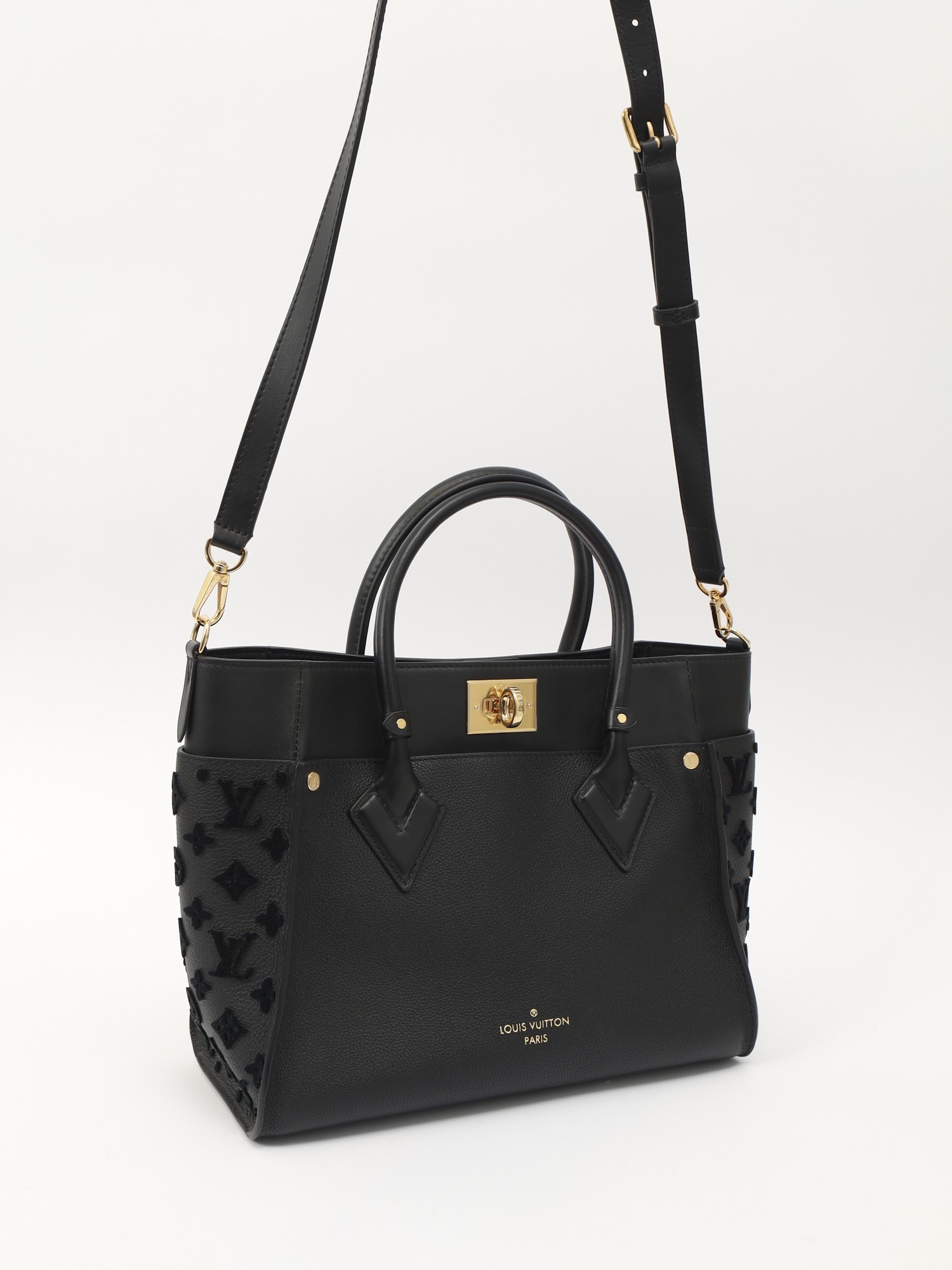 Louis Vuitton On My Side  5