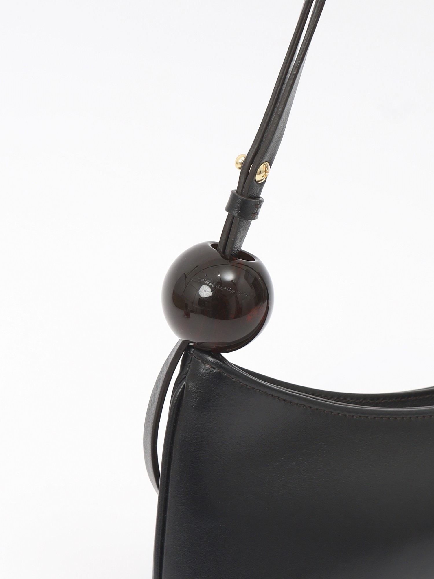 Jacquemus Le Bisou 5