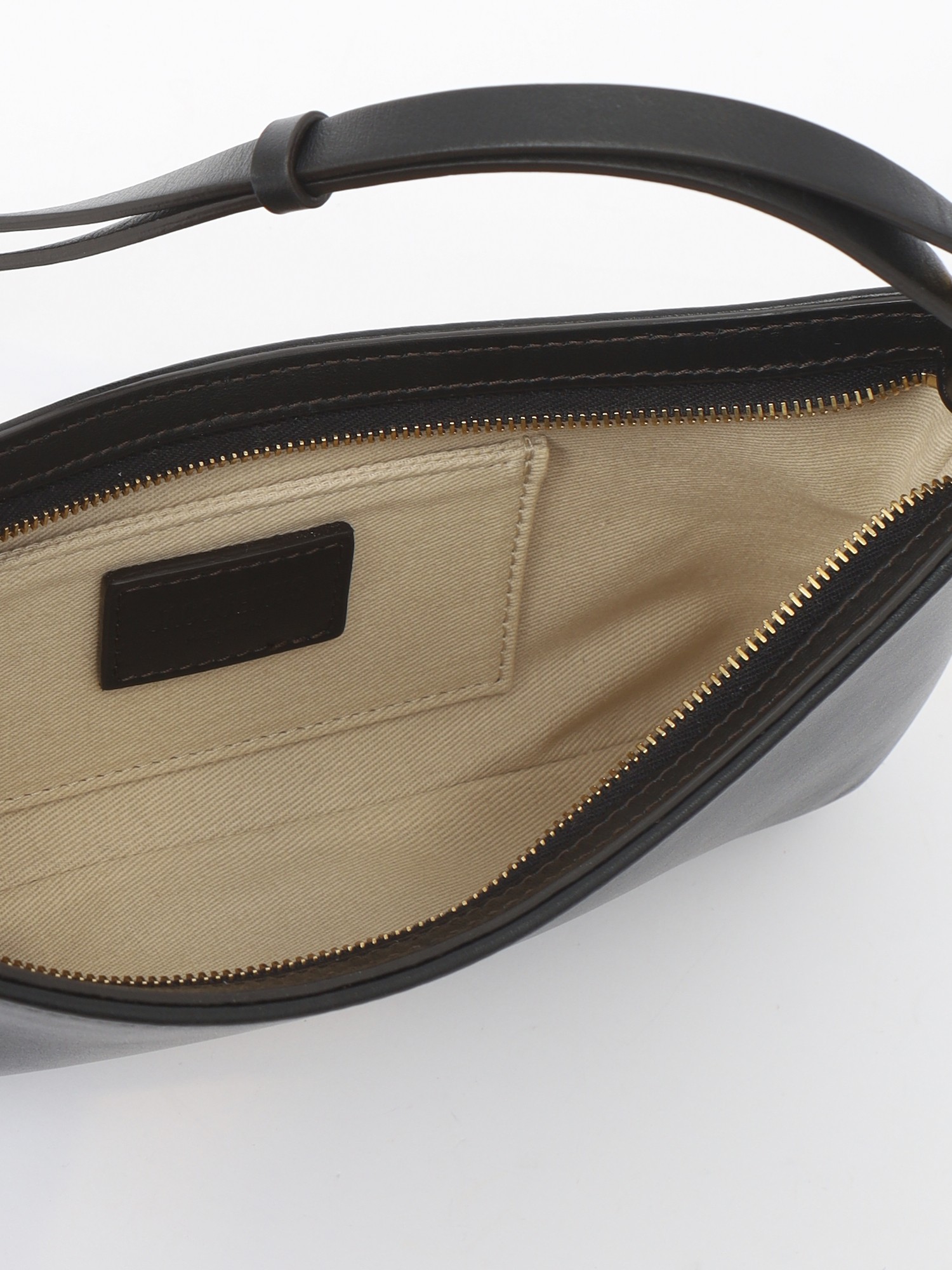 Jacquemus Le Bisou 9