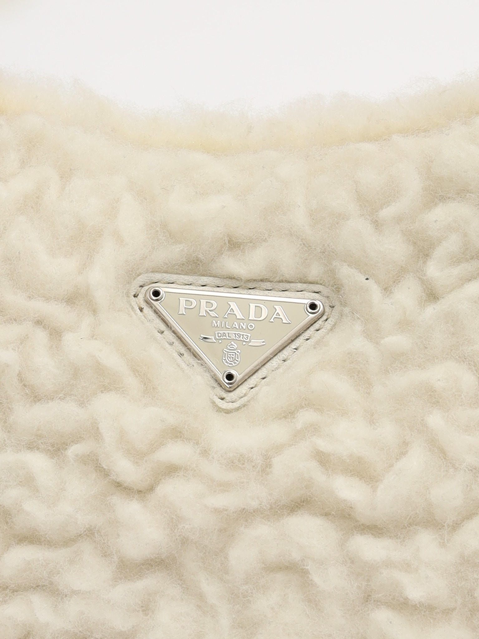 Prada Re-Edition 2000 6