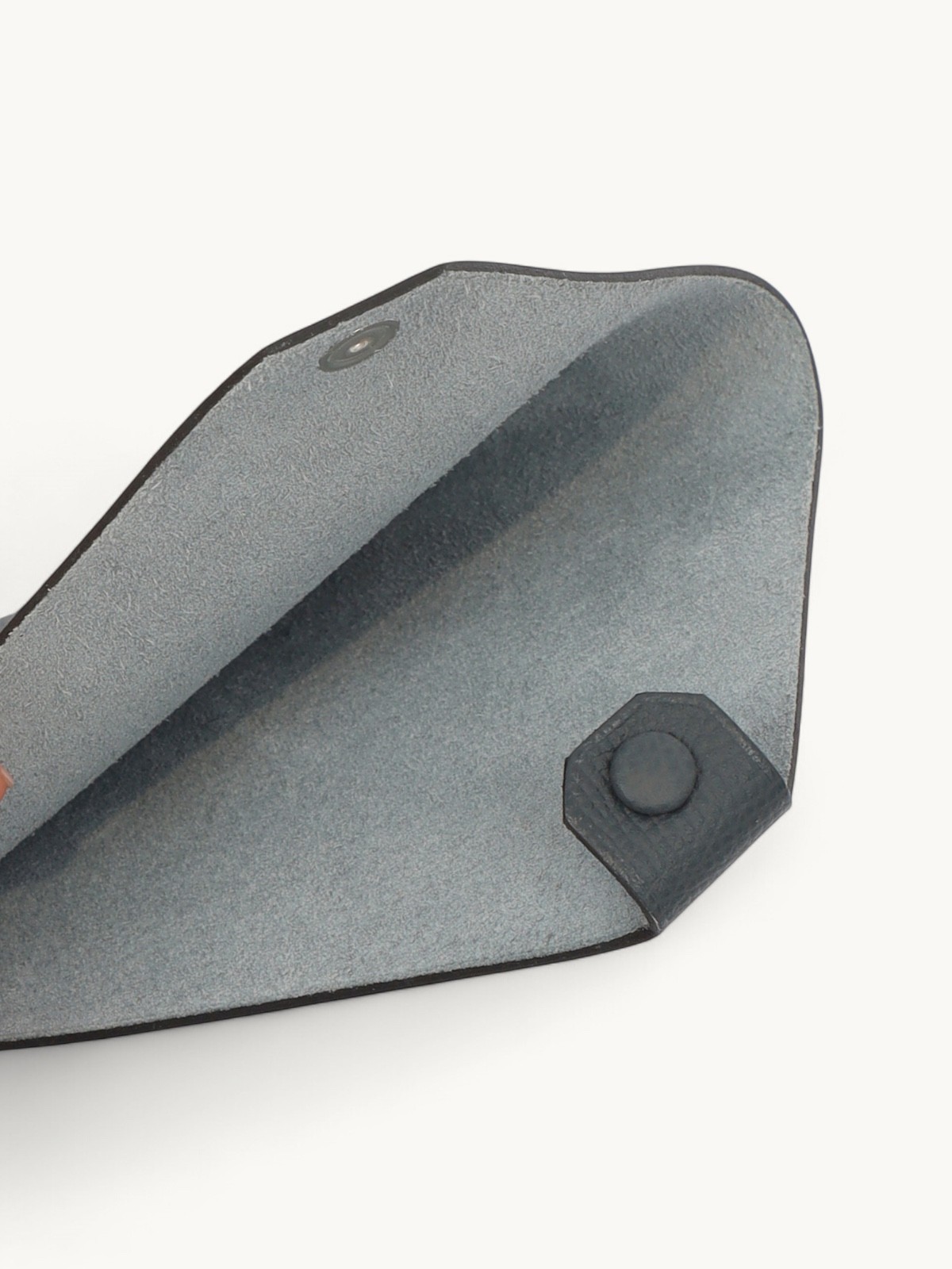 Hermes Cover for documents 5