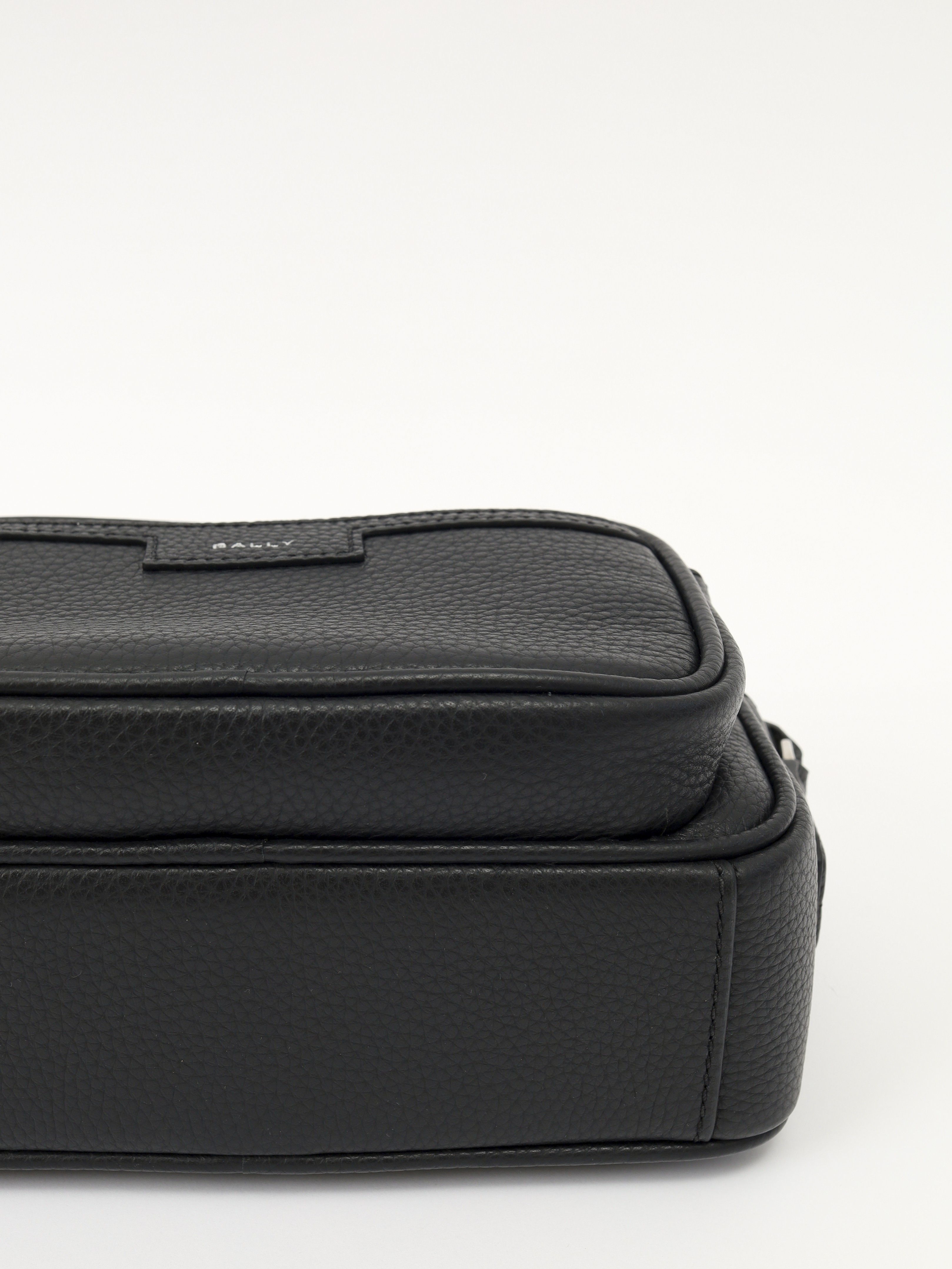 Bally Leather Bag  7