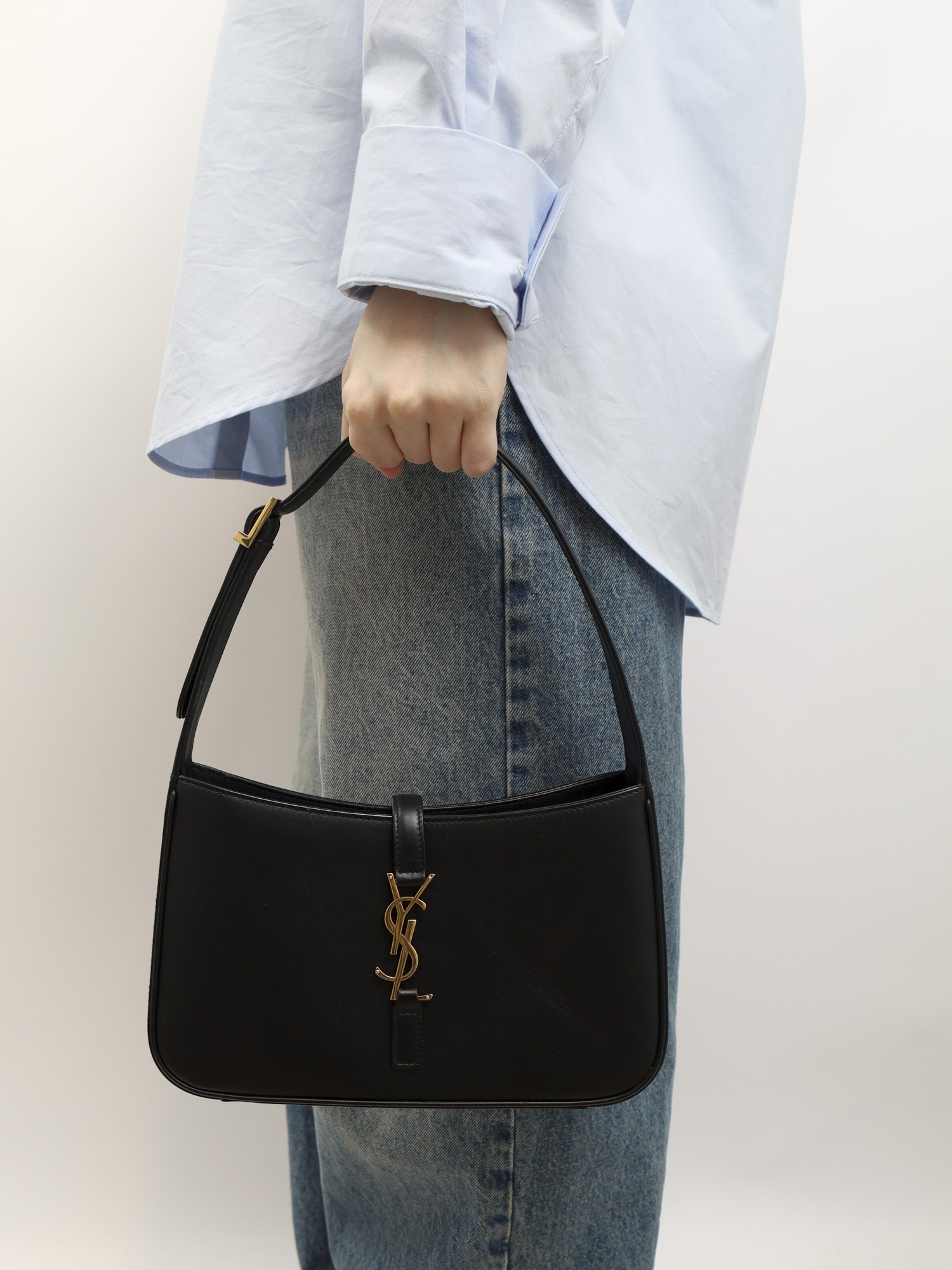 Saint Laurent Le 5 a 7 1