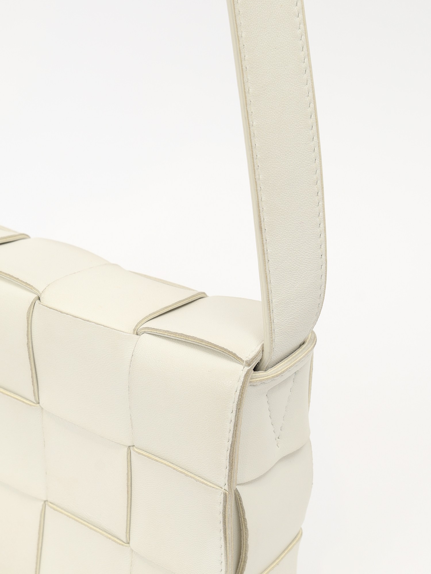 Bottega Veneta Cassette 6