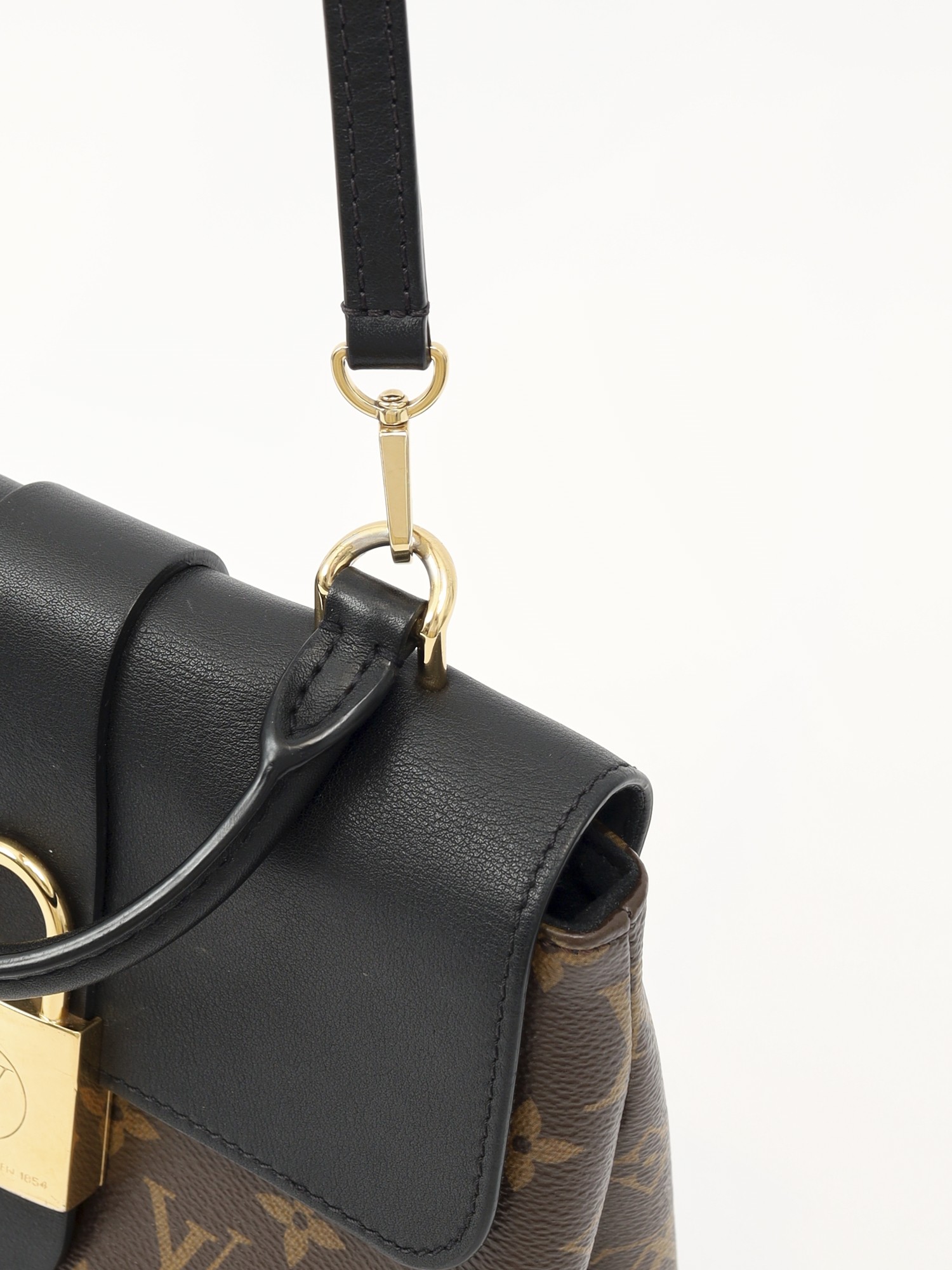 Louis Vuitton Locky 7