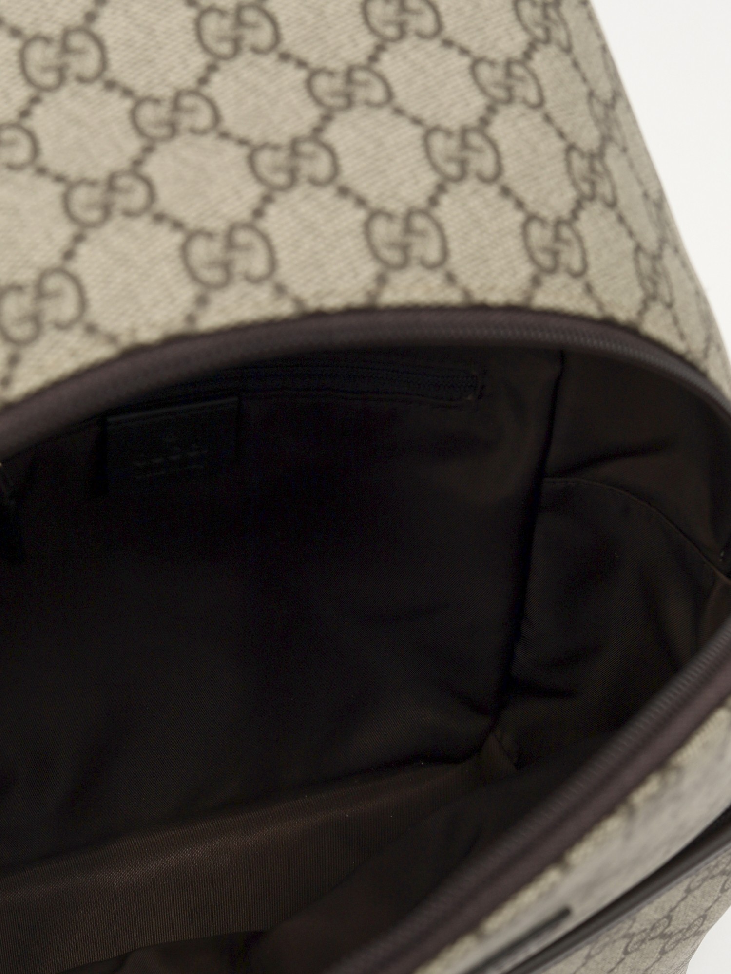 Gucci GG Supreme 9