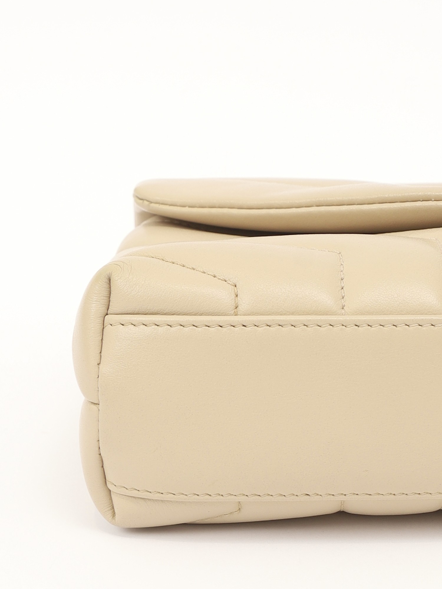 Saint Laurent Loulou 8