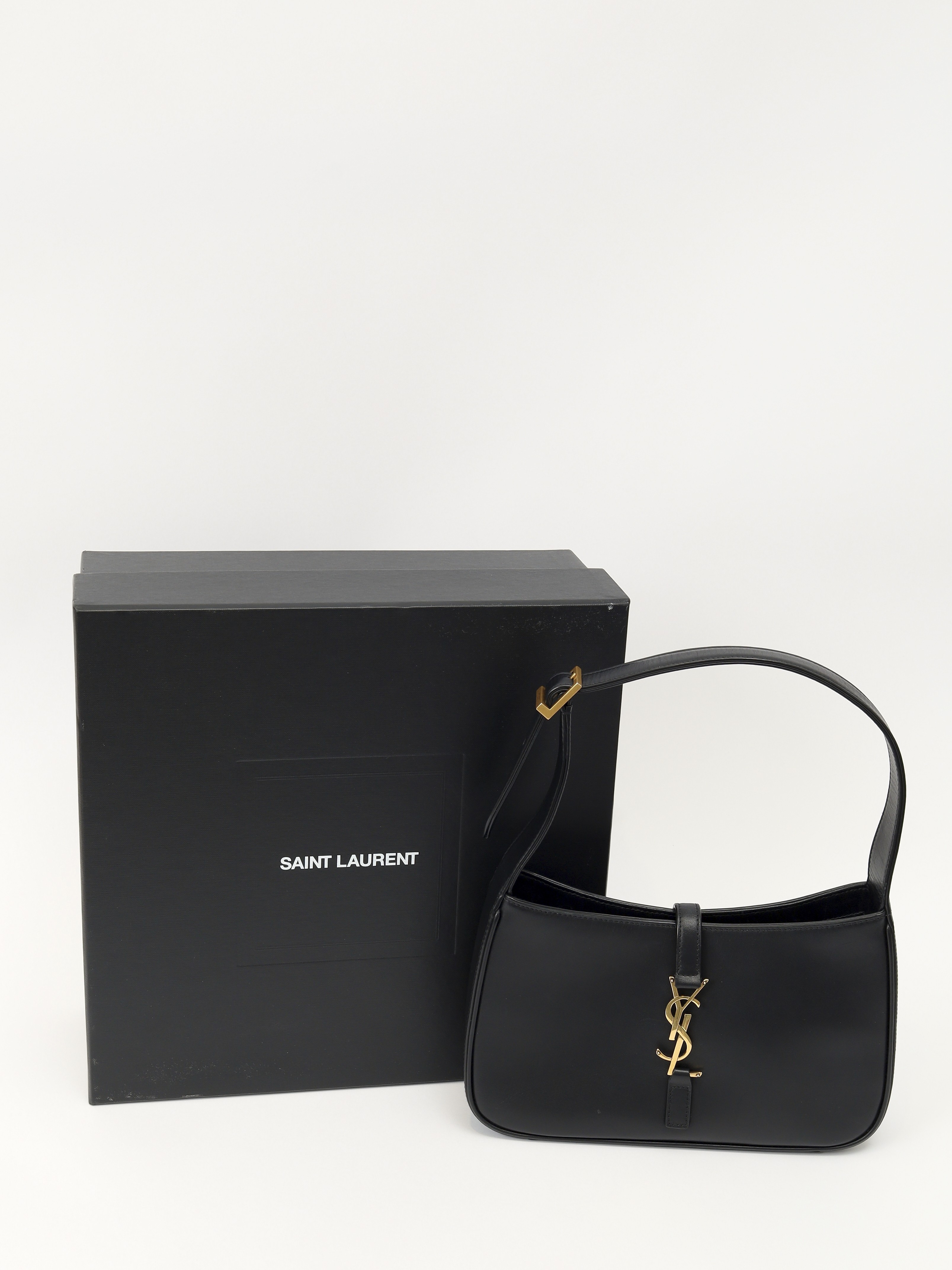 Saint Laurent Le 5 a 7 4