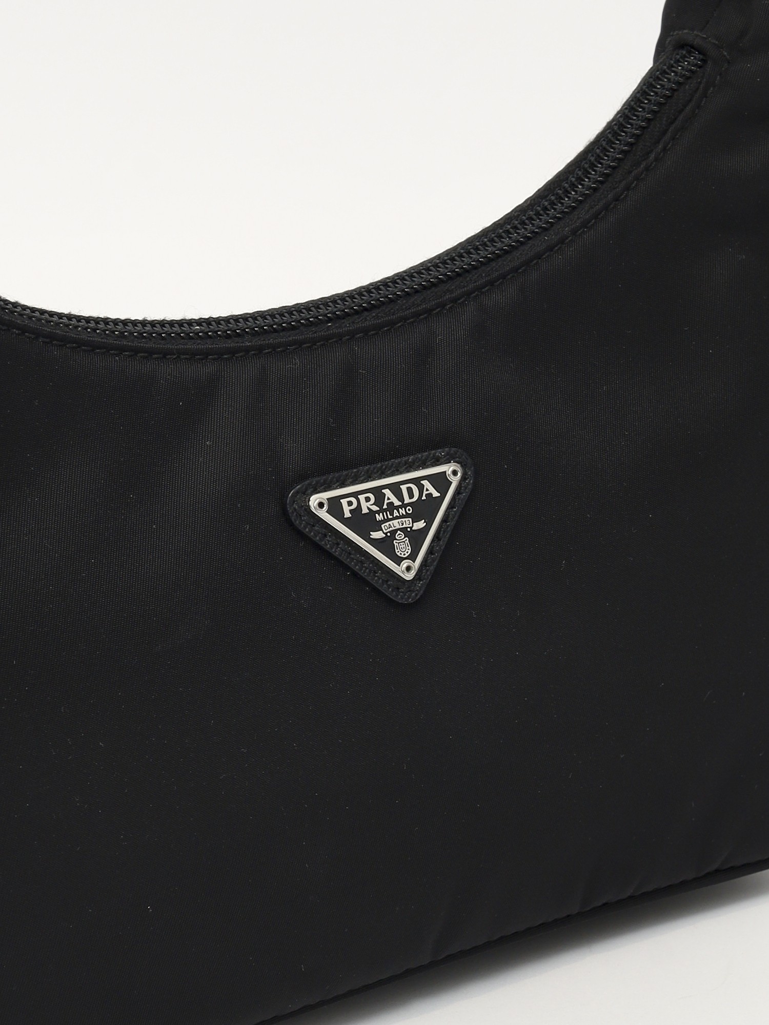 Prada Re-Edition 2000 4