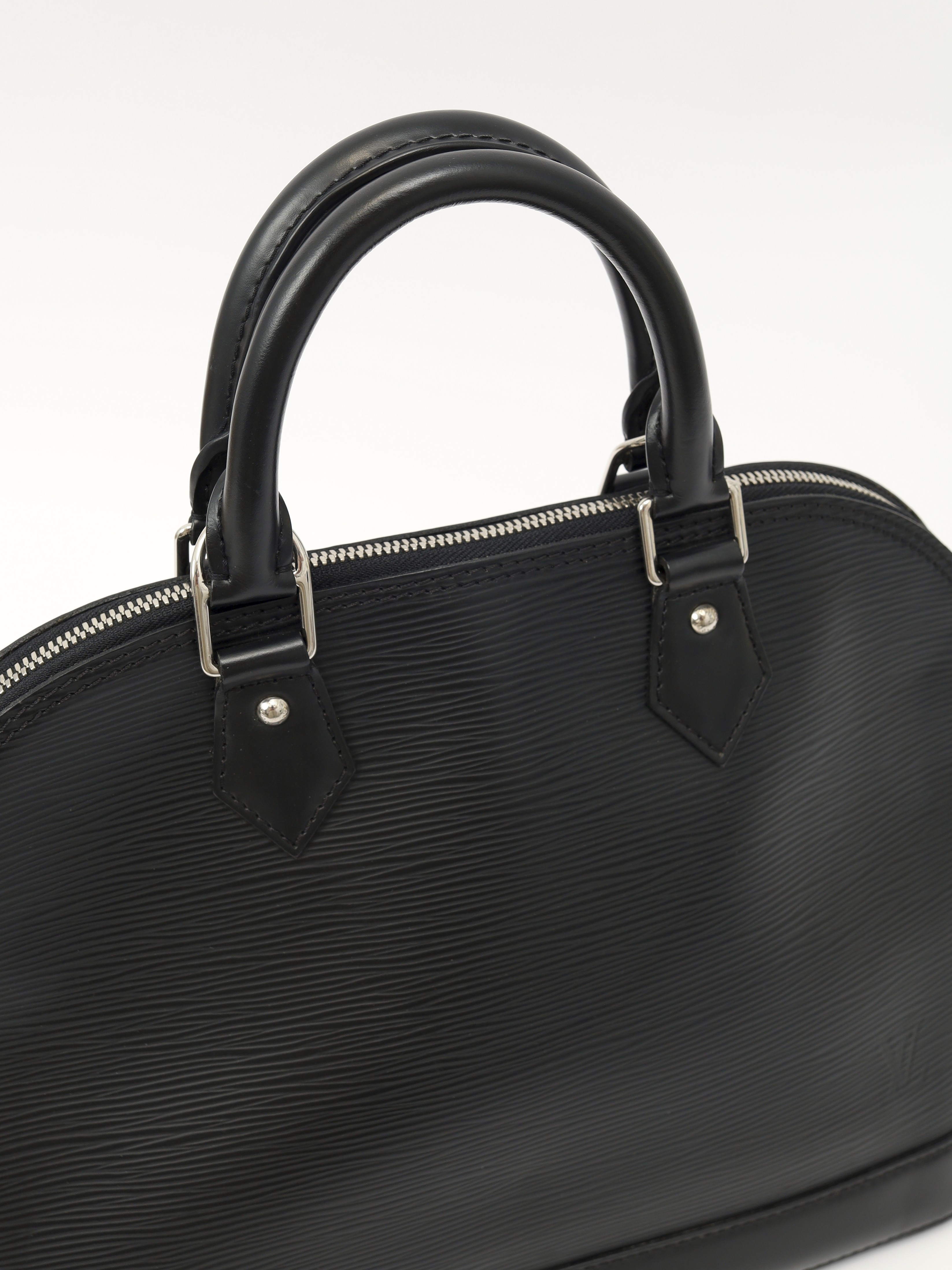 Louis Vuitton Alma 4