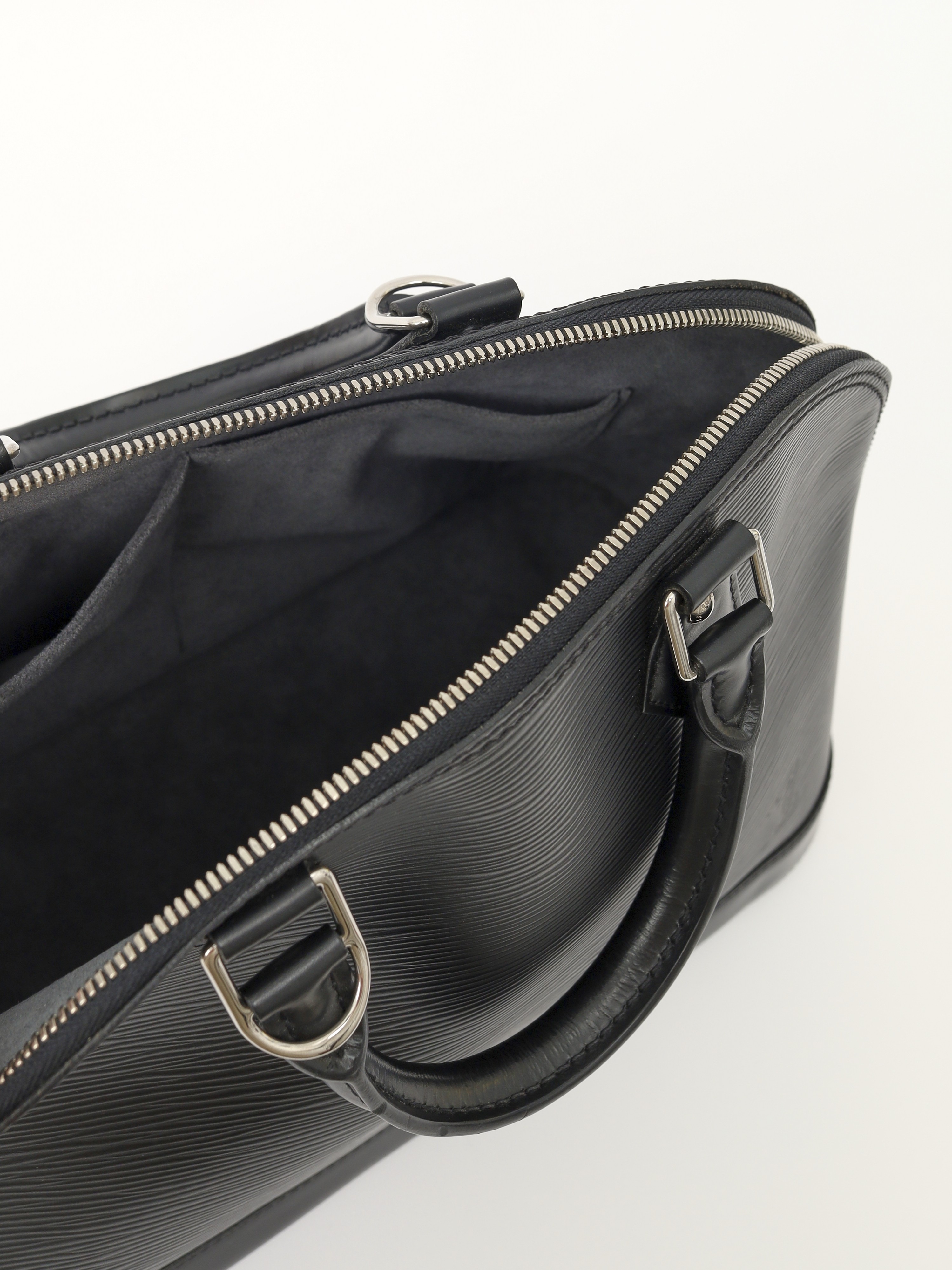 Louis Vuitton Alma 10