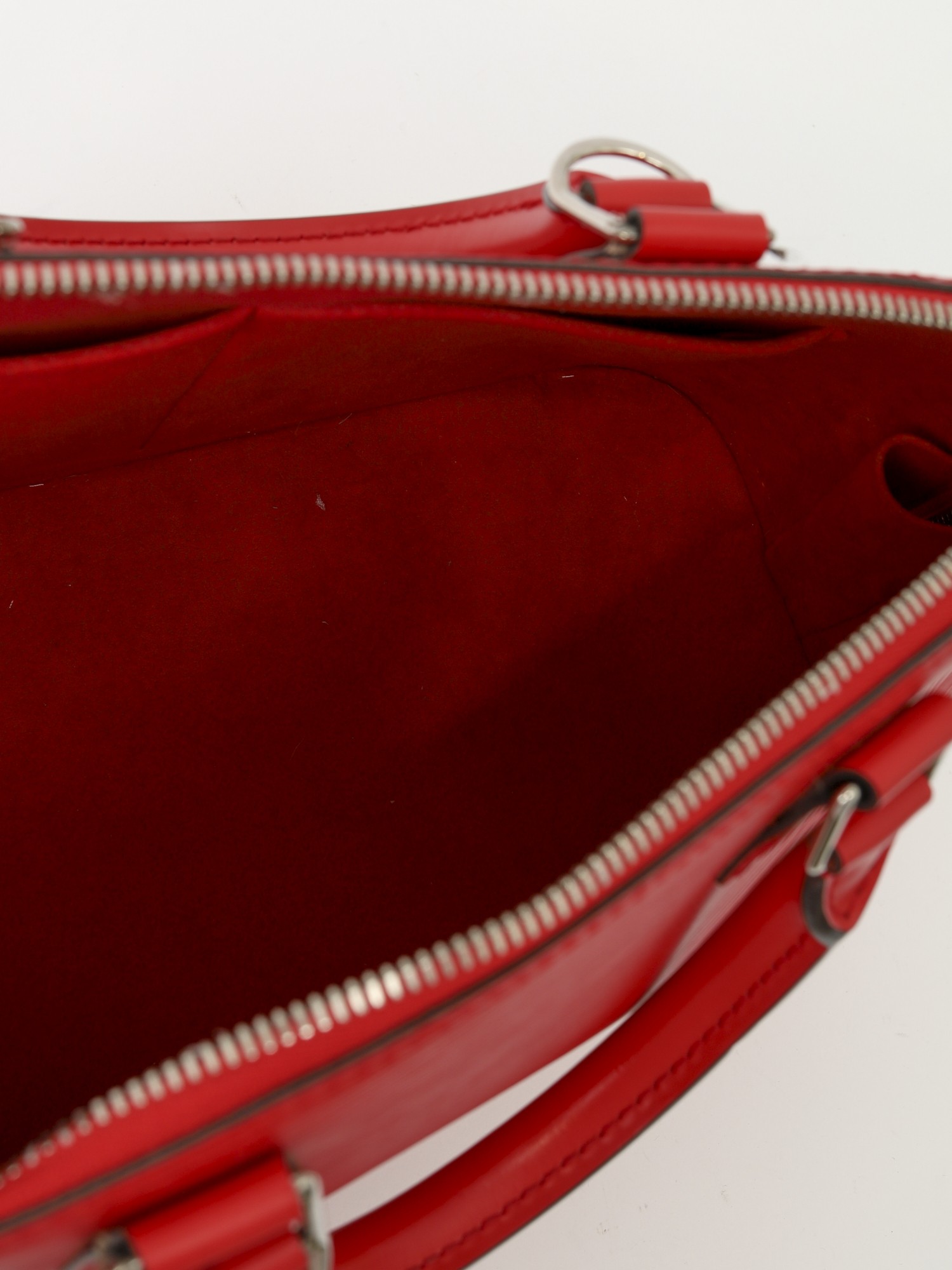 Louis Vuitton Alma 9