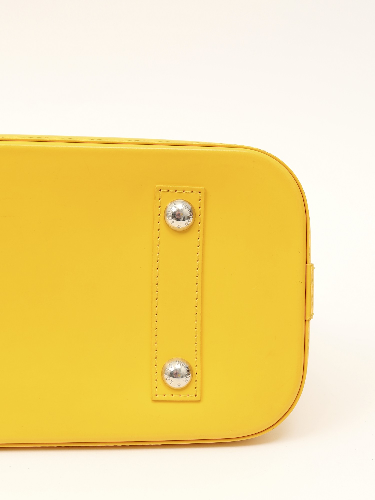 Louis Vuitton Alma 8