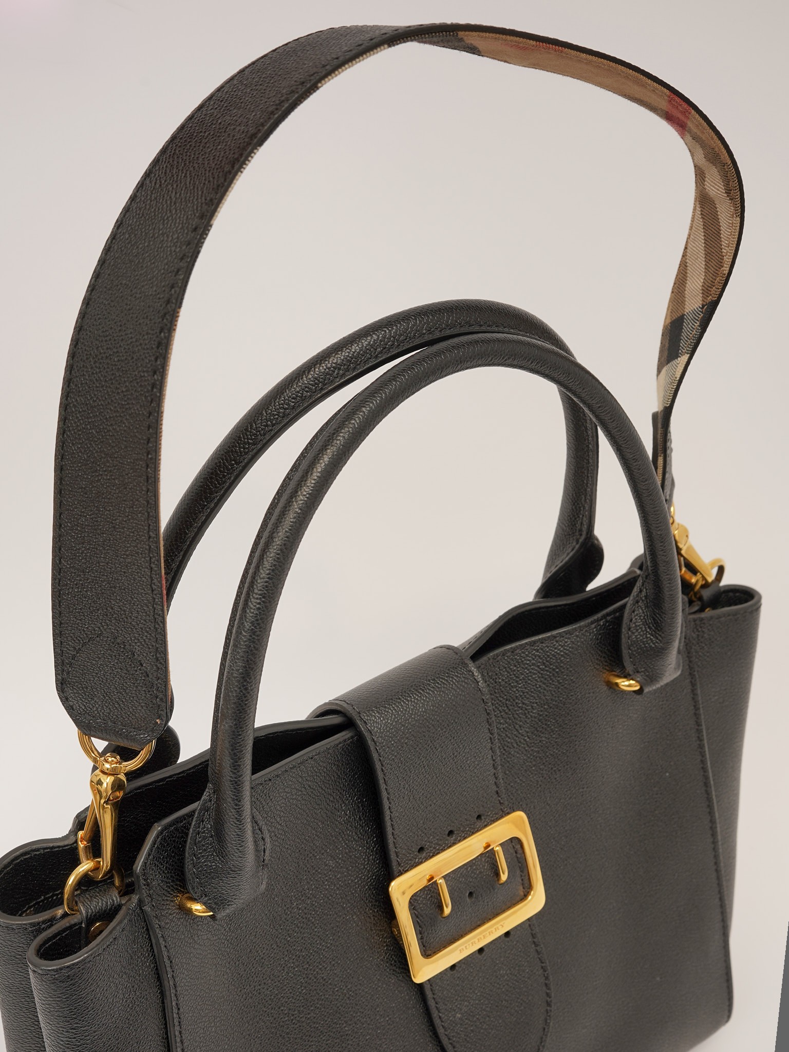 Burberry Buckle  5