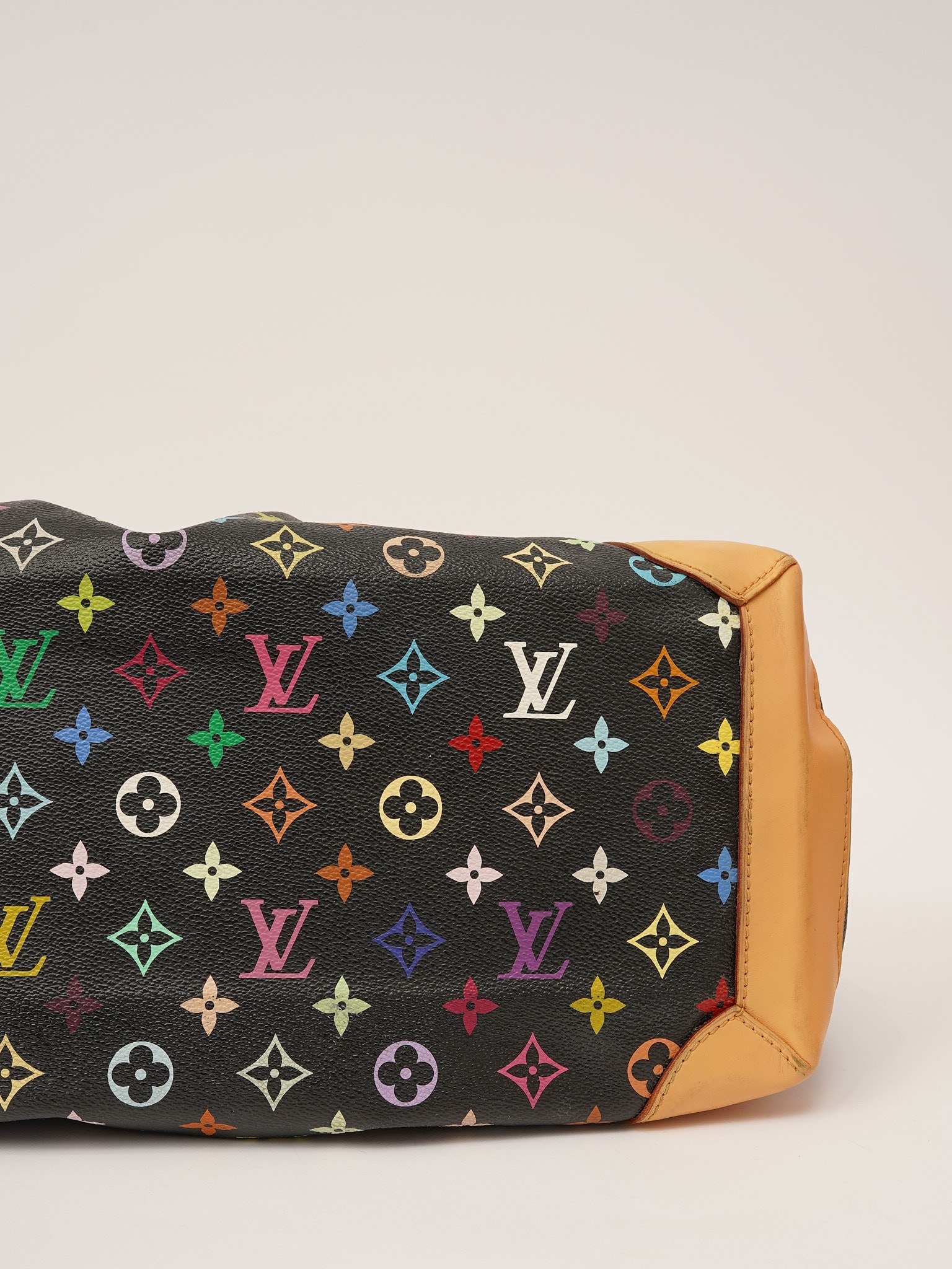 Louis Vuitton Ursula 8