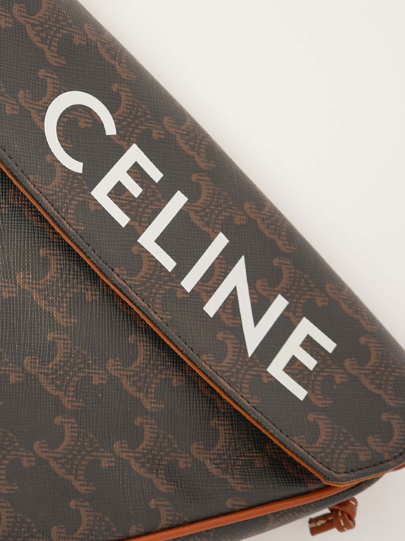 Celine Triomphe 5
