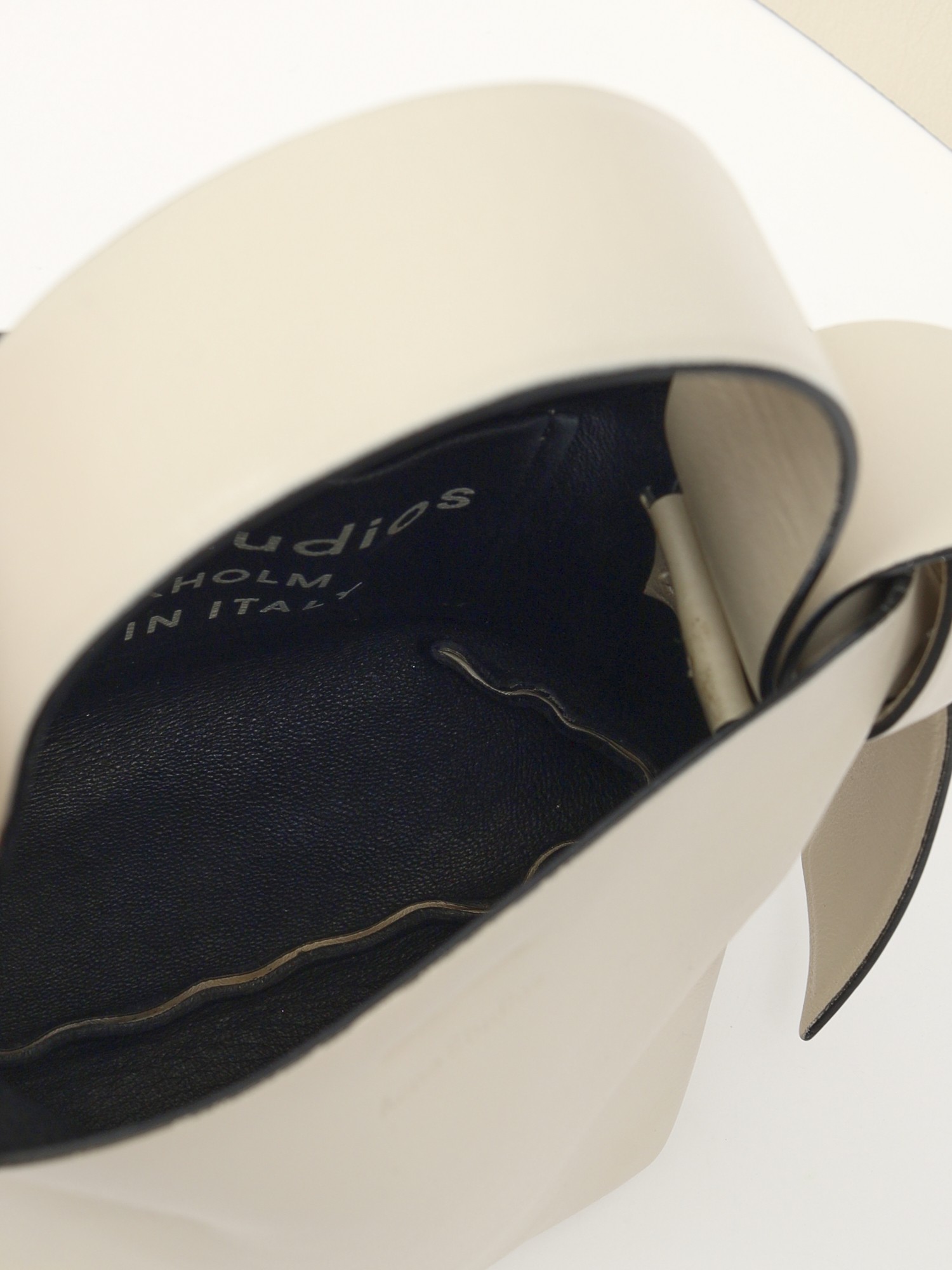 Acne Studios Musubi  10