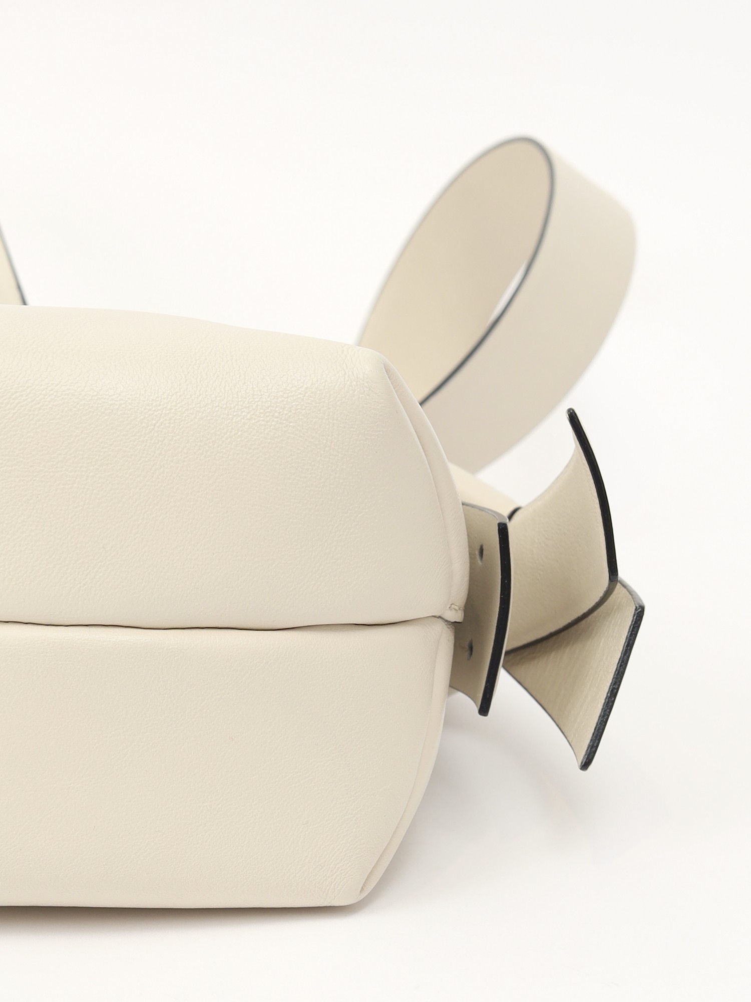 Acne Studios Musubi  9