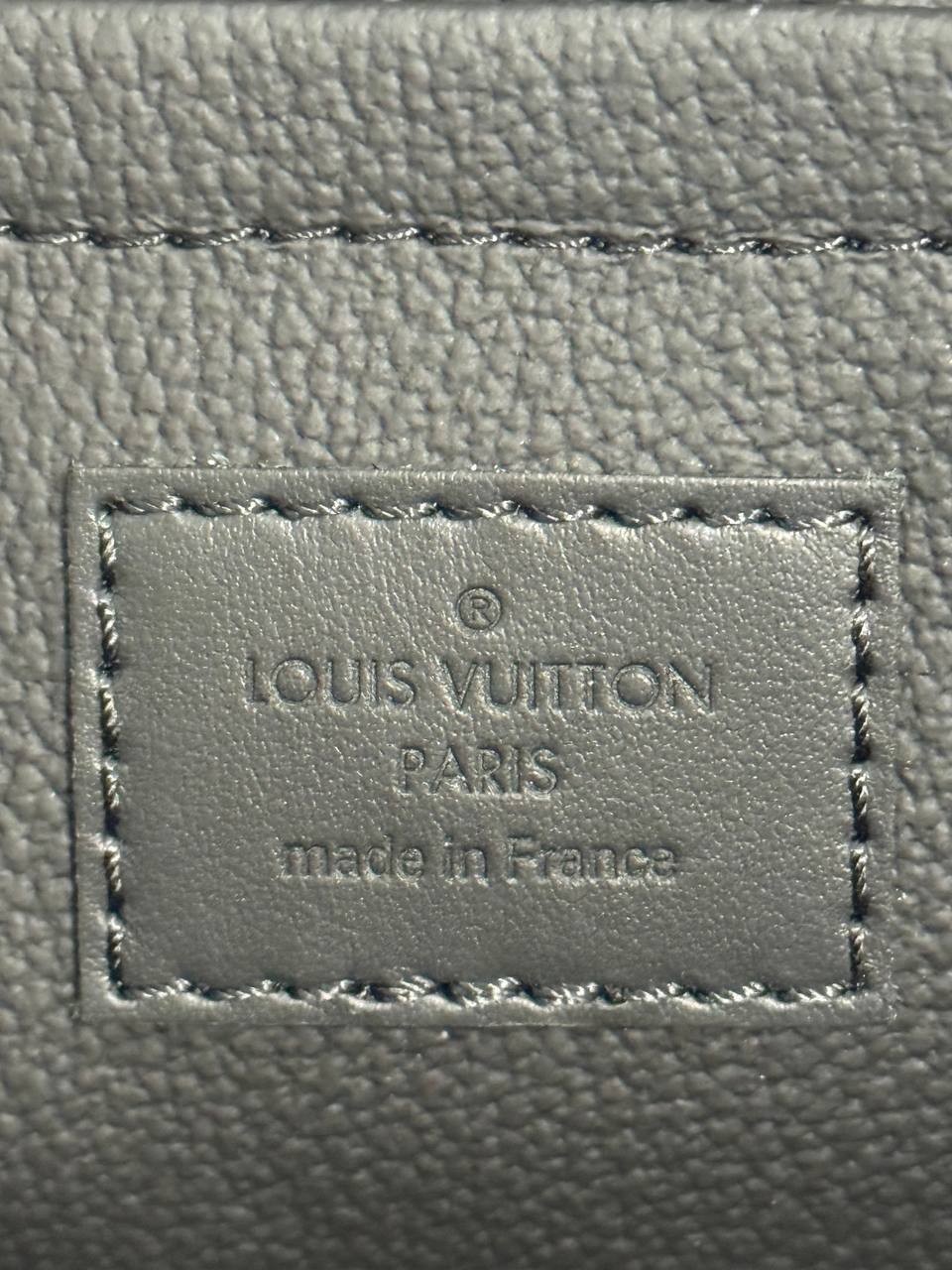 Louis Vuitton Case 8
