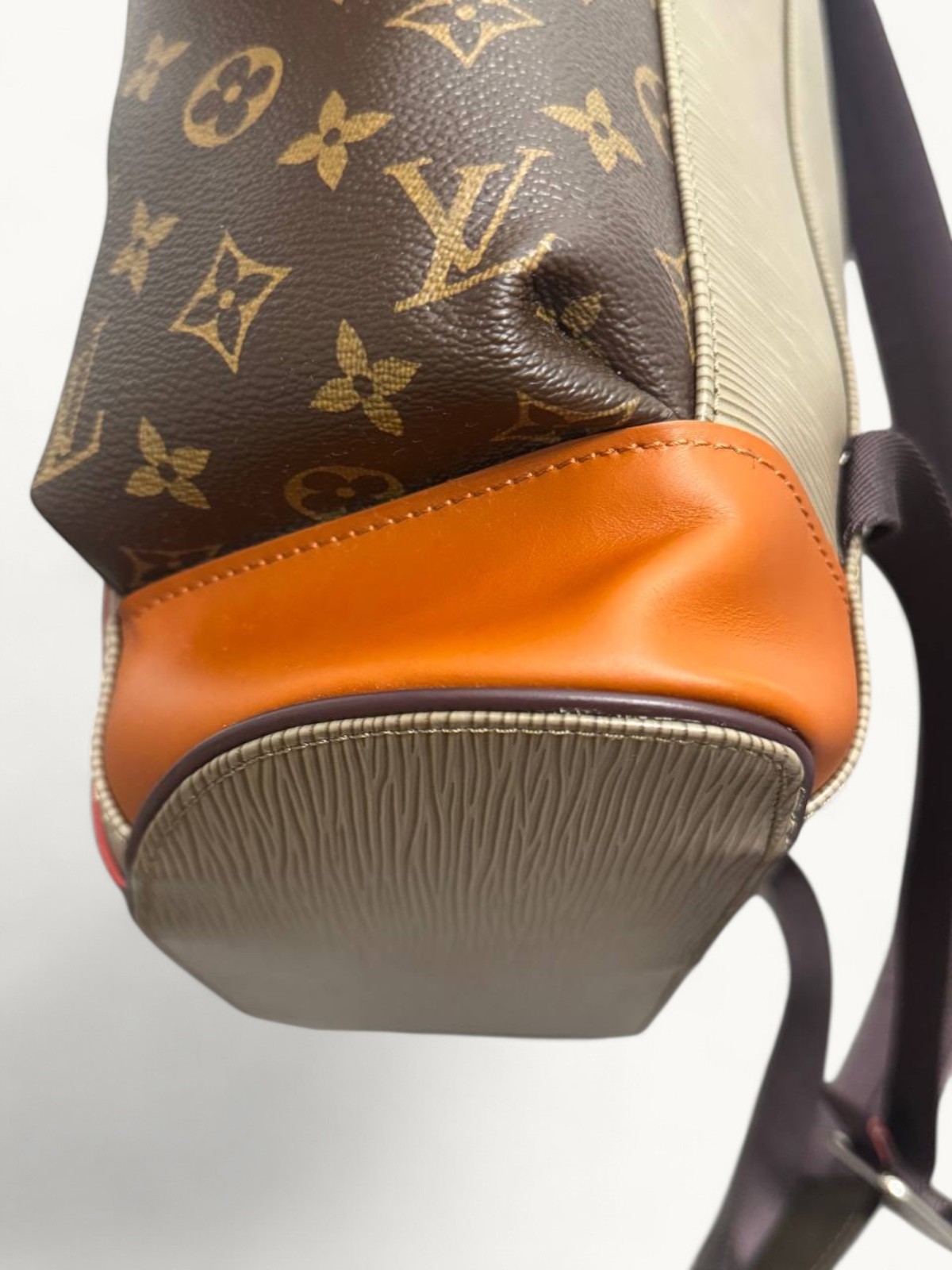 Louis Vuitton Christopher 8