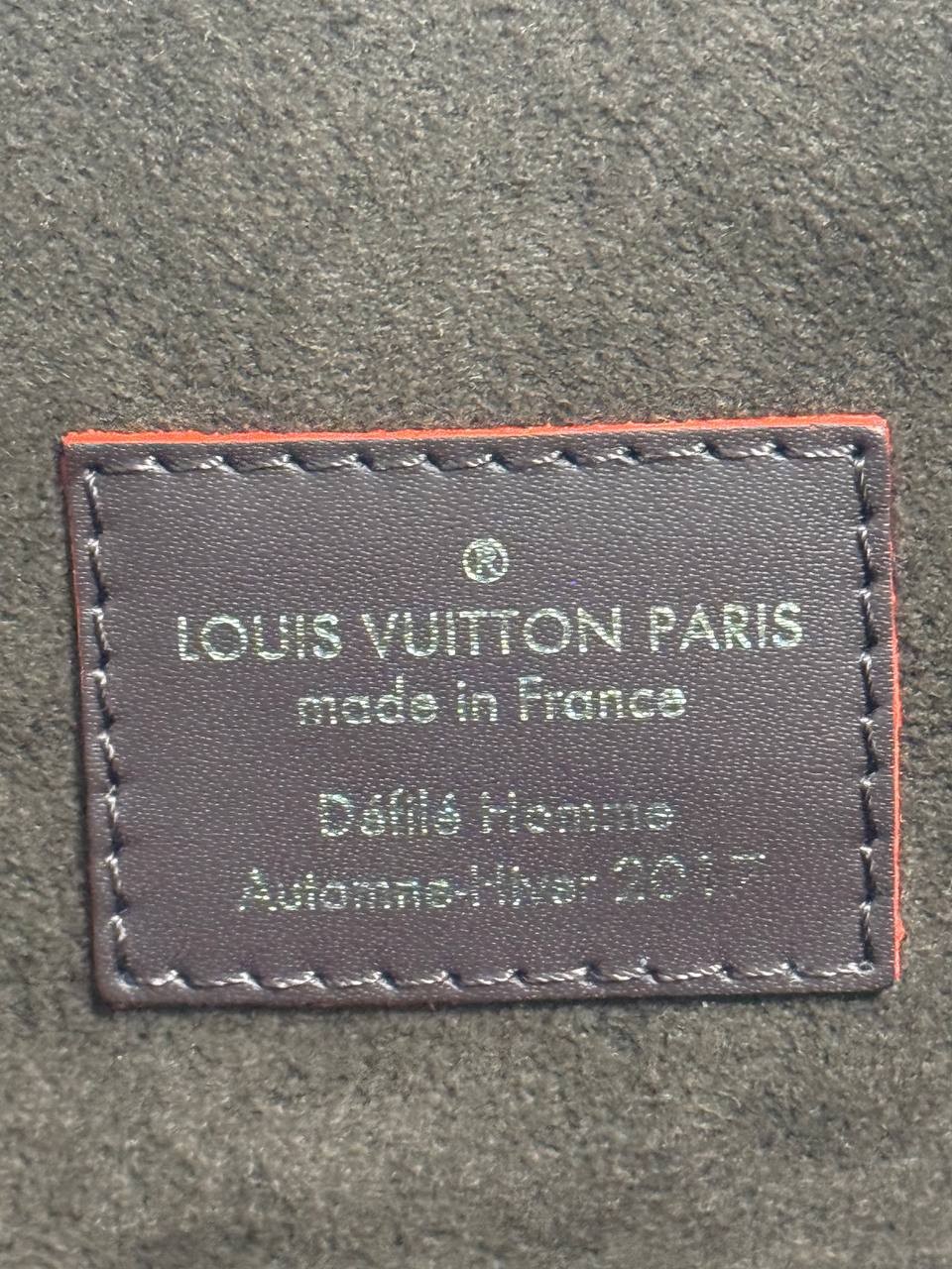 Louis Vuitton Christopher 10